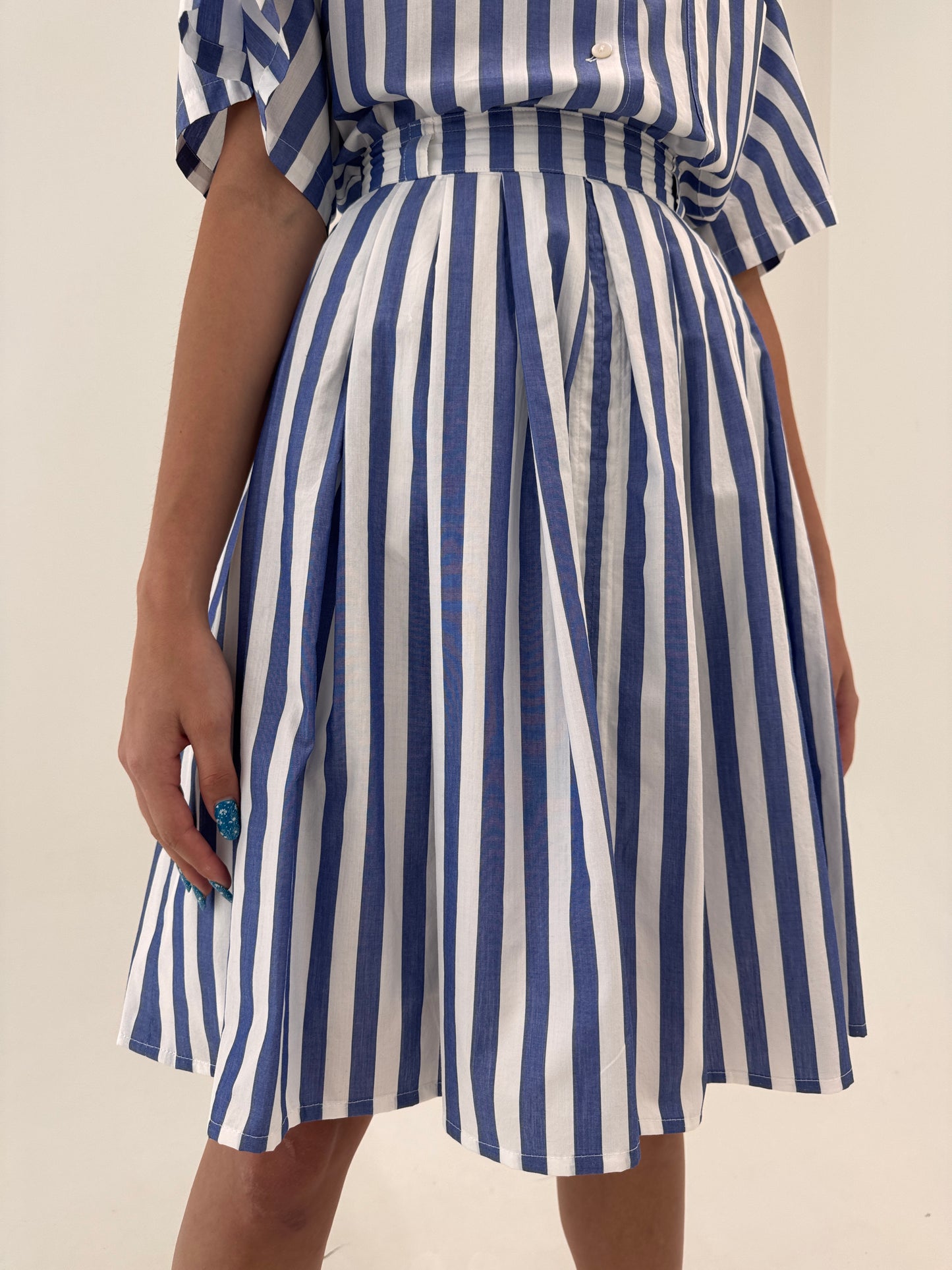 Set vintage din canvas de bumbac în dungi și croi retro modern