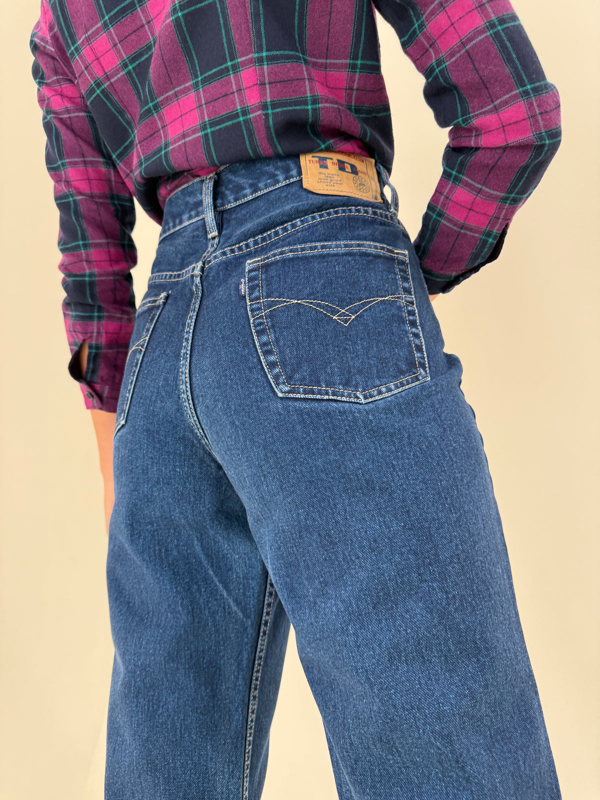 Jeans vintage indigo wash cu solduri mai generoase din bumbac gros