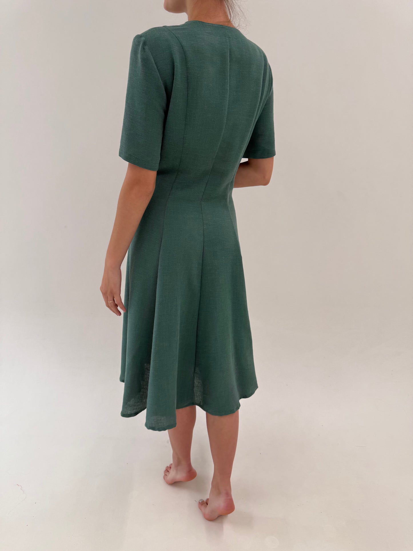 Rochie vintage dark green super vaporoasă în croi ușor cambrat