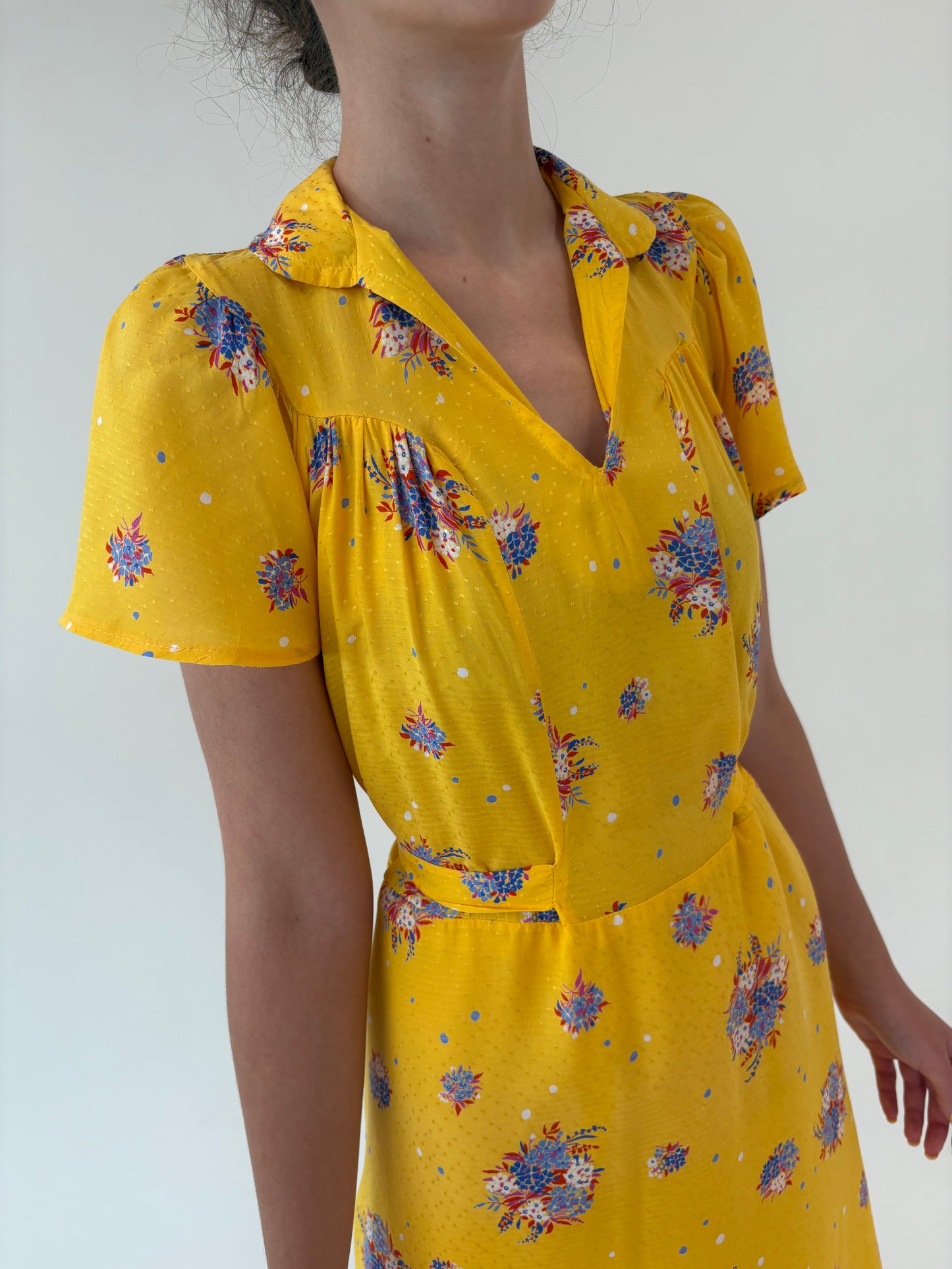 Rochie vintage cu guler Peter Pan și talie marcată reglabilă