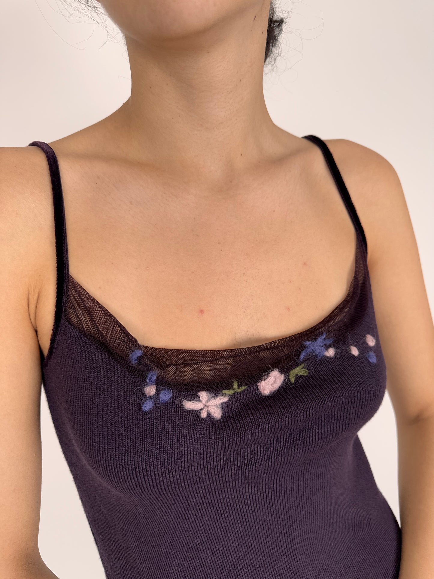 Top italian dark violet cu broderie din lana extrafina