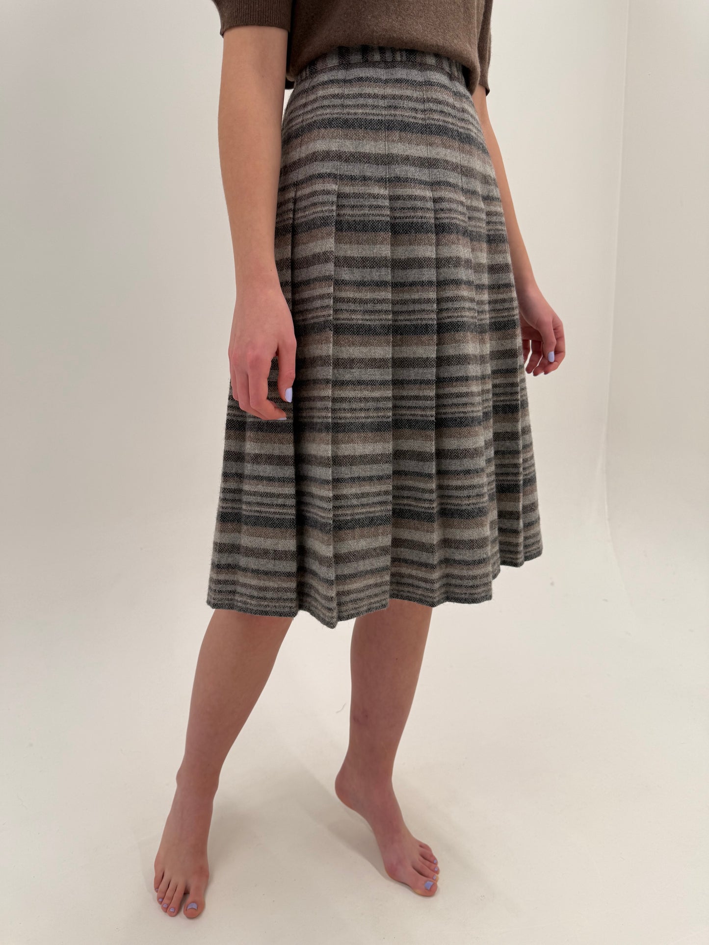 Fustă plisată din tweed gros de lana în nuanțe neutre și talie ultra înaltă