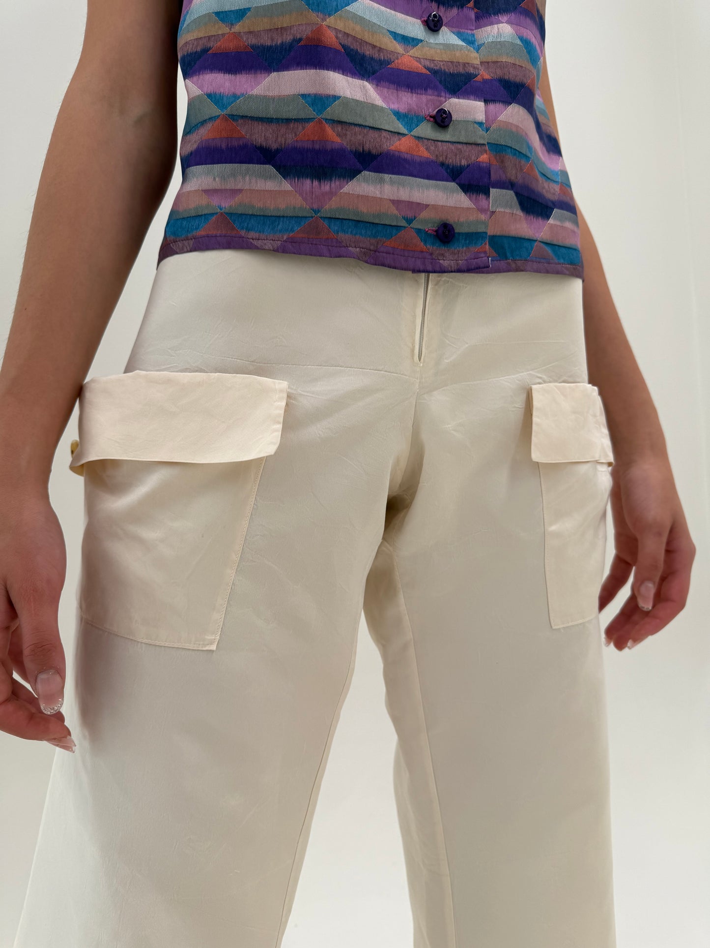 Pantaloni palazzo din mătase naturală cu influențe casual extrem de chic