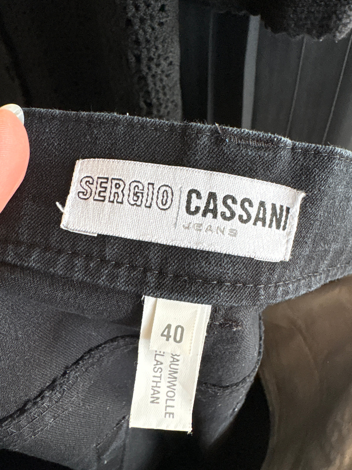 Jeans petite ultra confort modelator negri cu talie înaltă