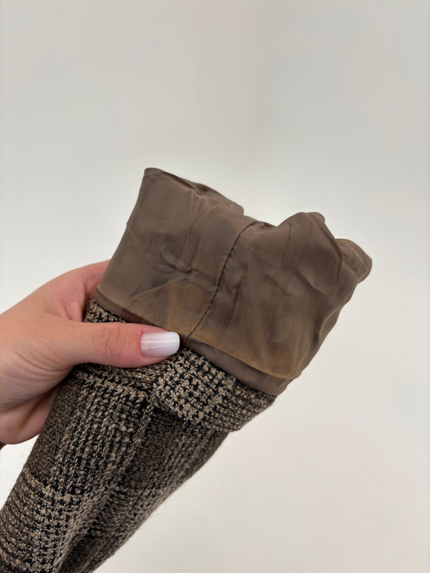 Sacou premium italian în croi lung minimalist ușor cambrat din tweed de lana