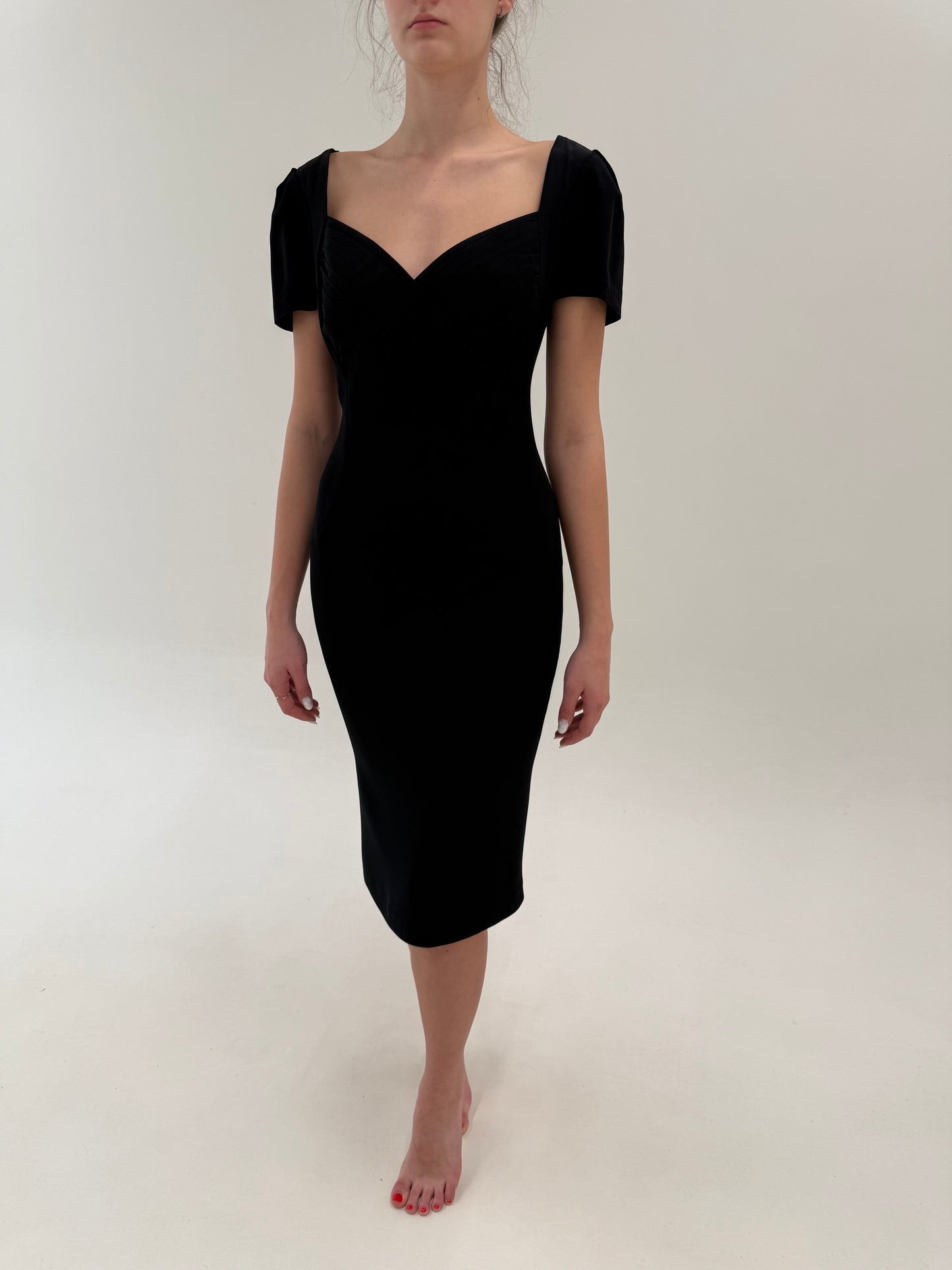 LBD vintage excepțional în croi ultra feminin cu decolteu inima
