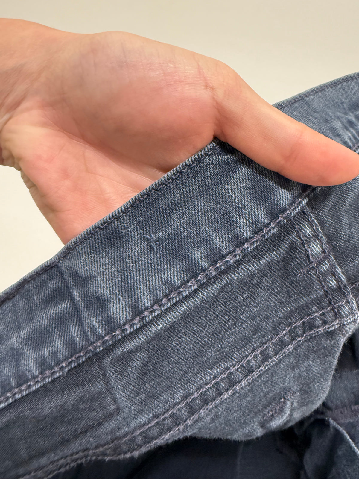 Jeans Levi’s 510 dark wash cu talie înaltă classic fit modelatori plini