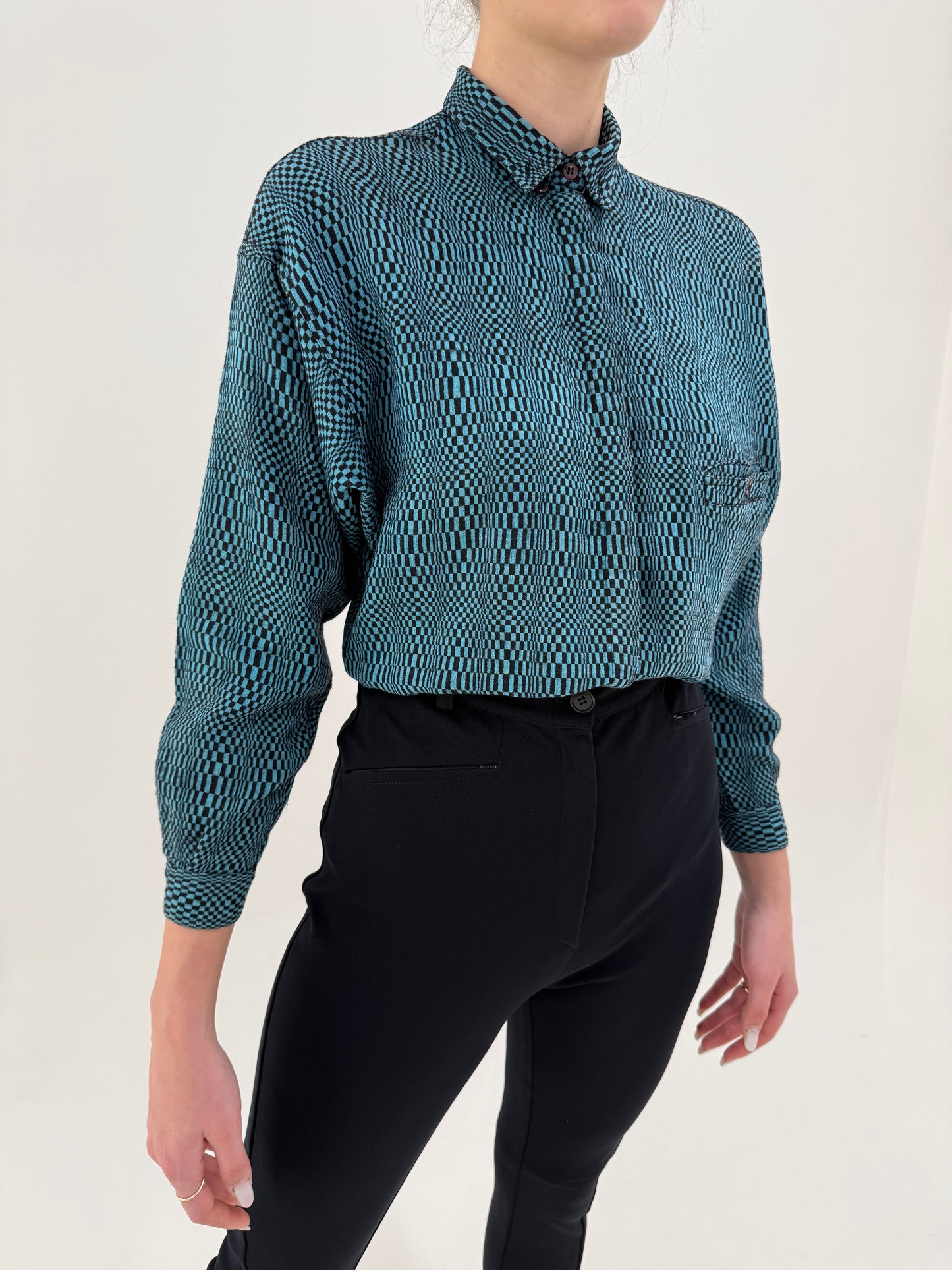 Cămașa old vintage Versace anii 80 cu print geometric din wool challis