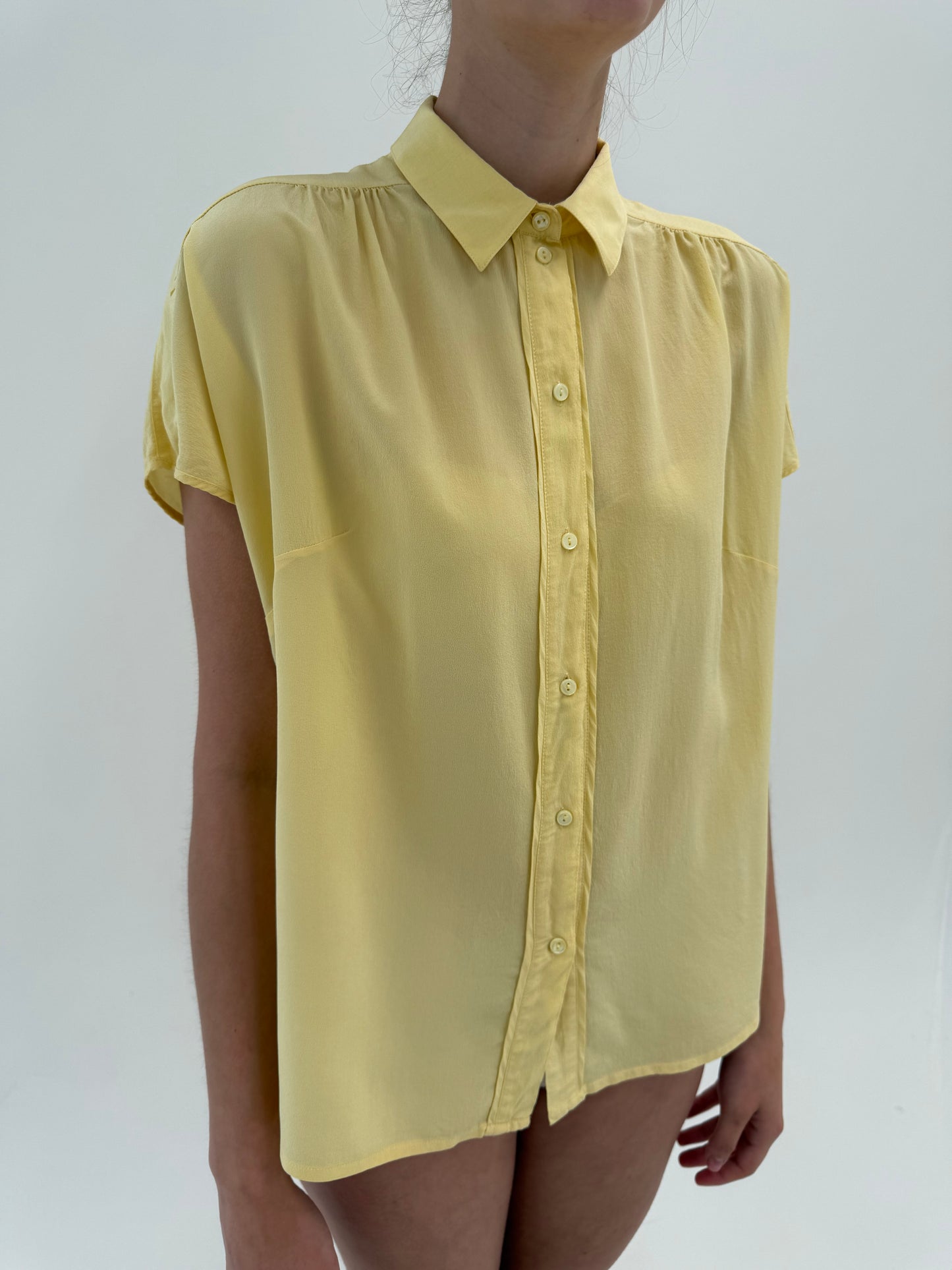 Cămașa vintage din mătase naturală butter yellow în croi drapat