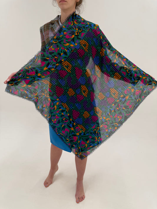 Eșarfă în culori tari din lana extrem de fină