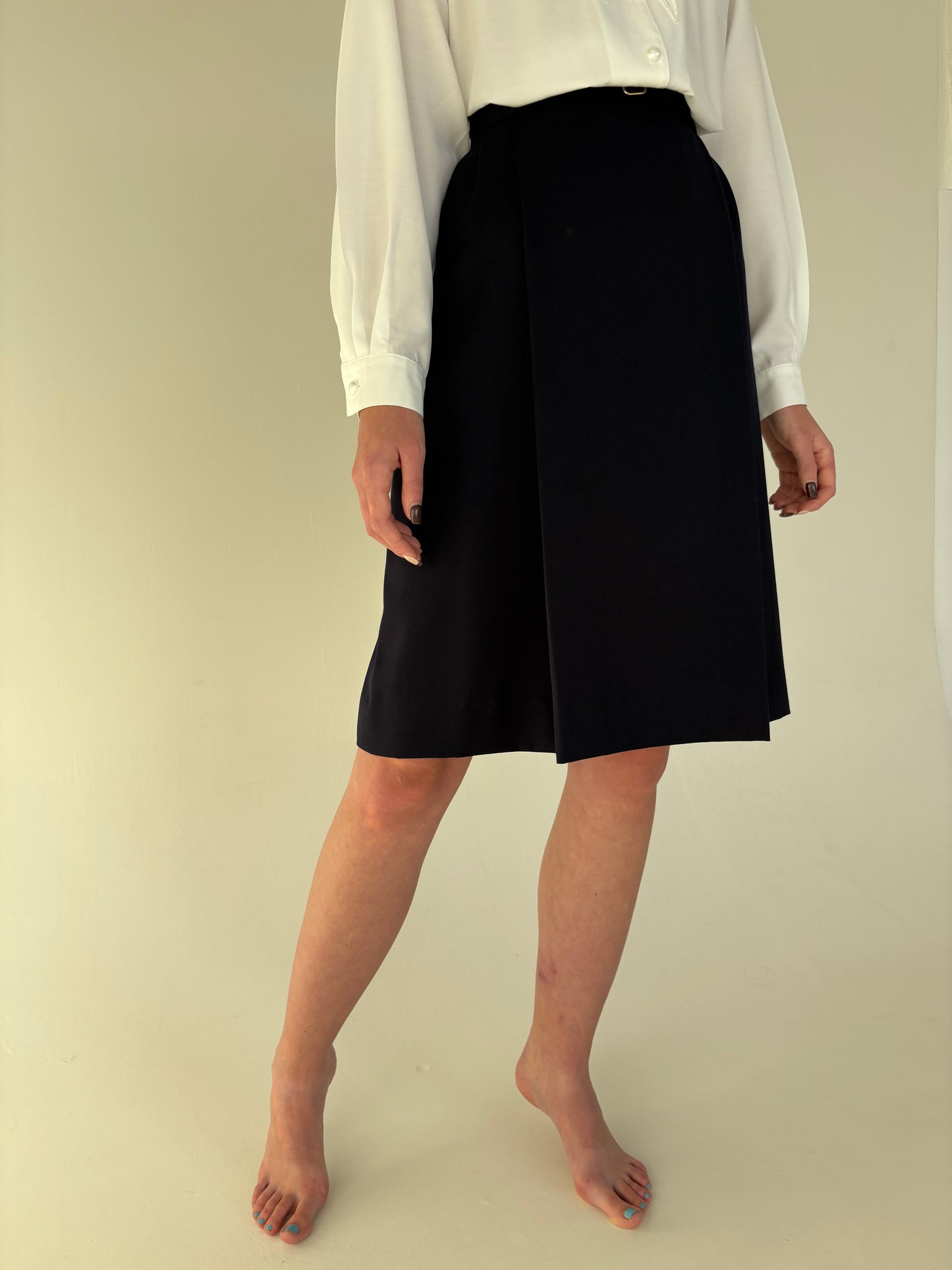 Fustă vintage din lana pura plină extrafina cu curelușă aparentă