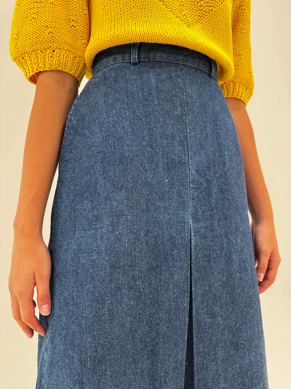 Fustă vintage din jeans gros classic wash cu buzunare în croi A-line midi