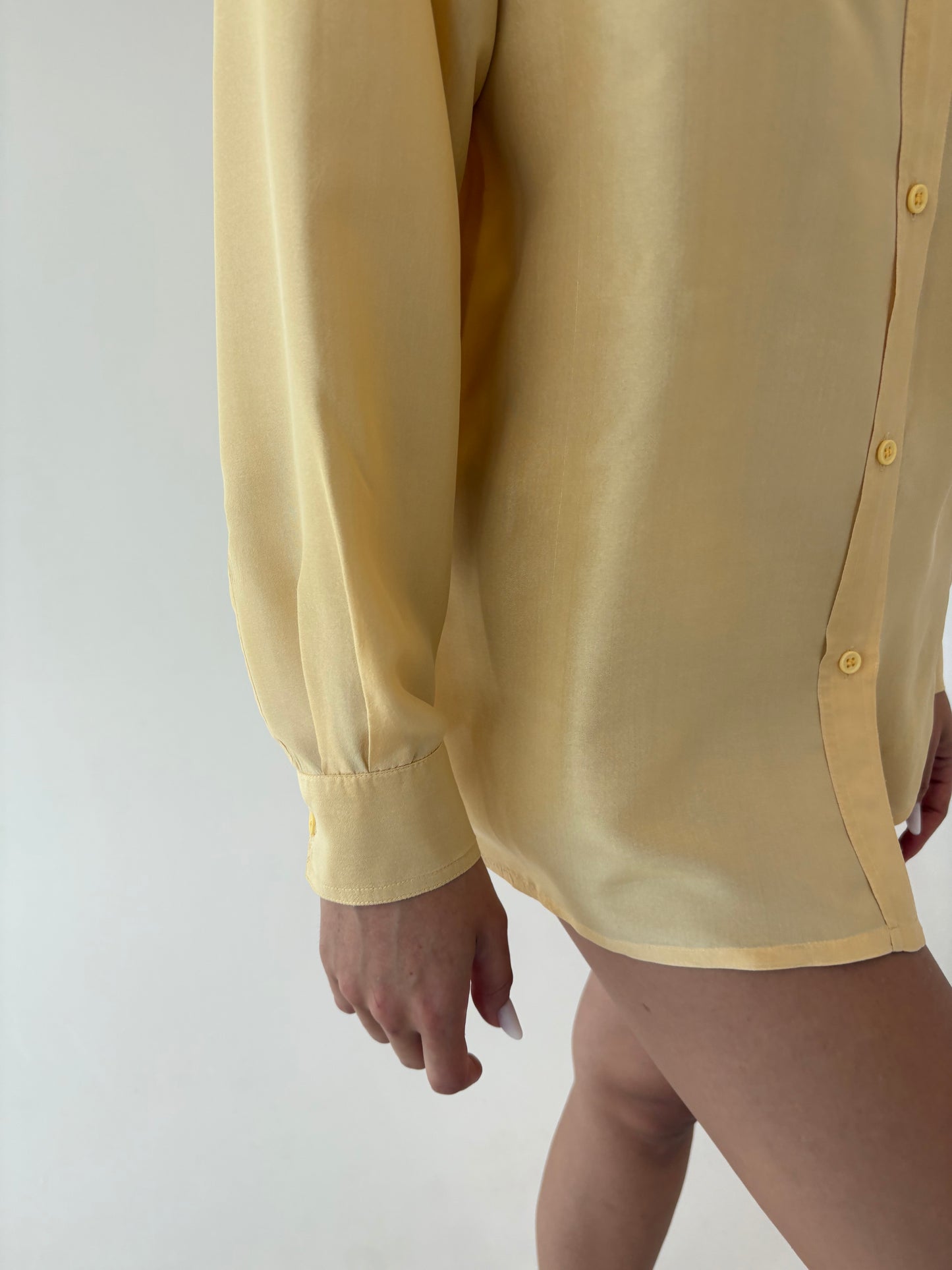 Cămașa din mătase naturală plină butter yellow