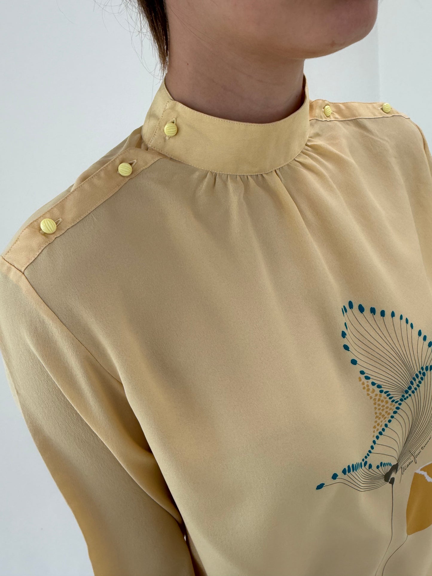 Cămașa old vintage anii 80 butter yellow cu print superb din mix de mătase naturală