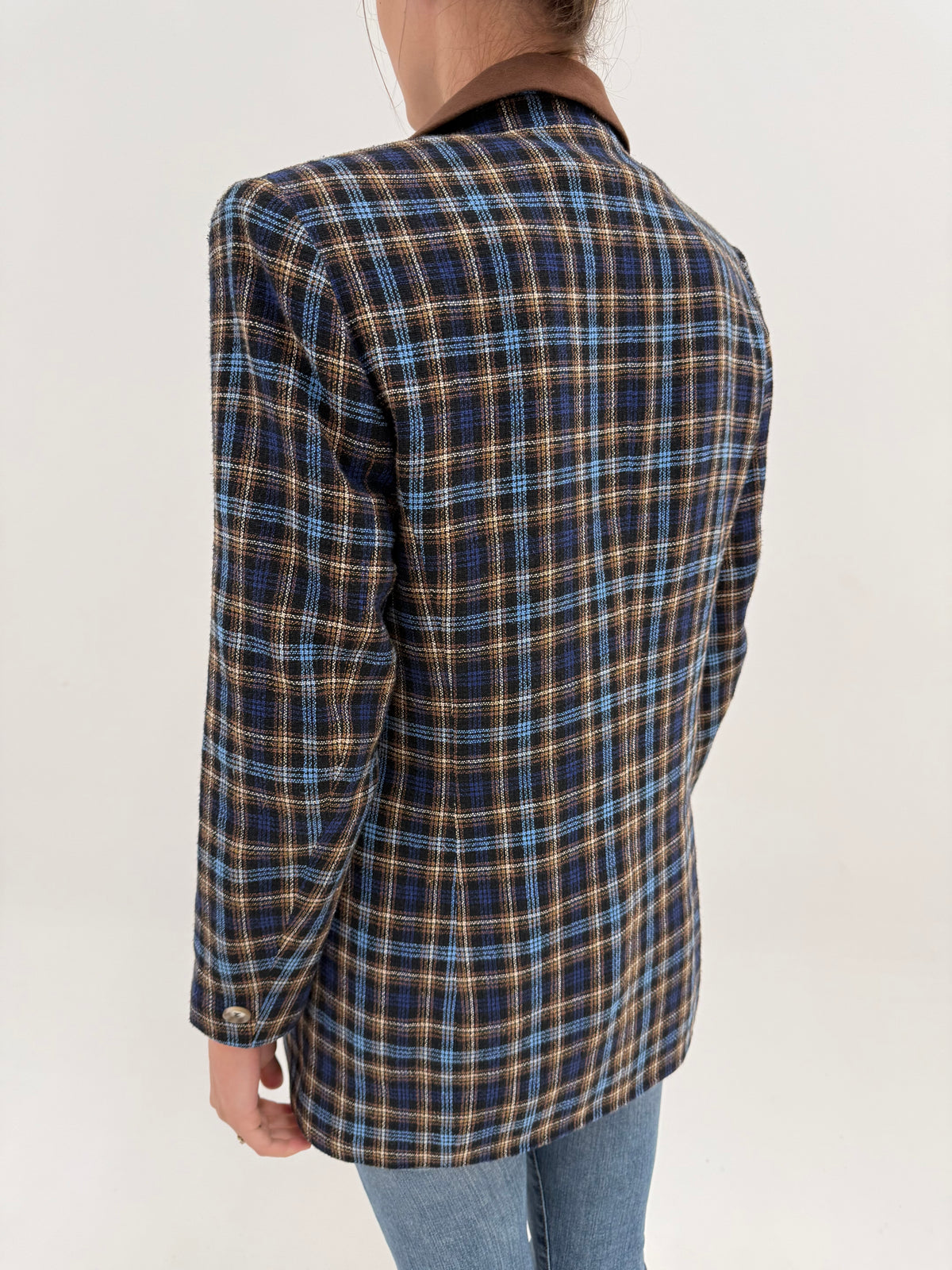 Sacou din tweed jeans blue din mix de lana extafina cu detaliu maro în croi ușor cambrat