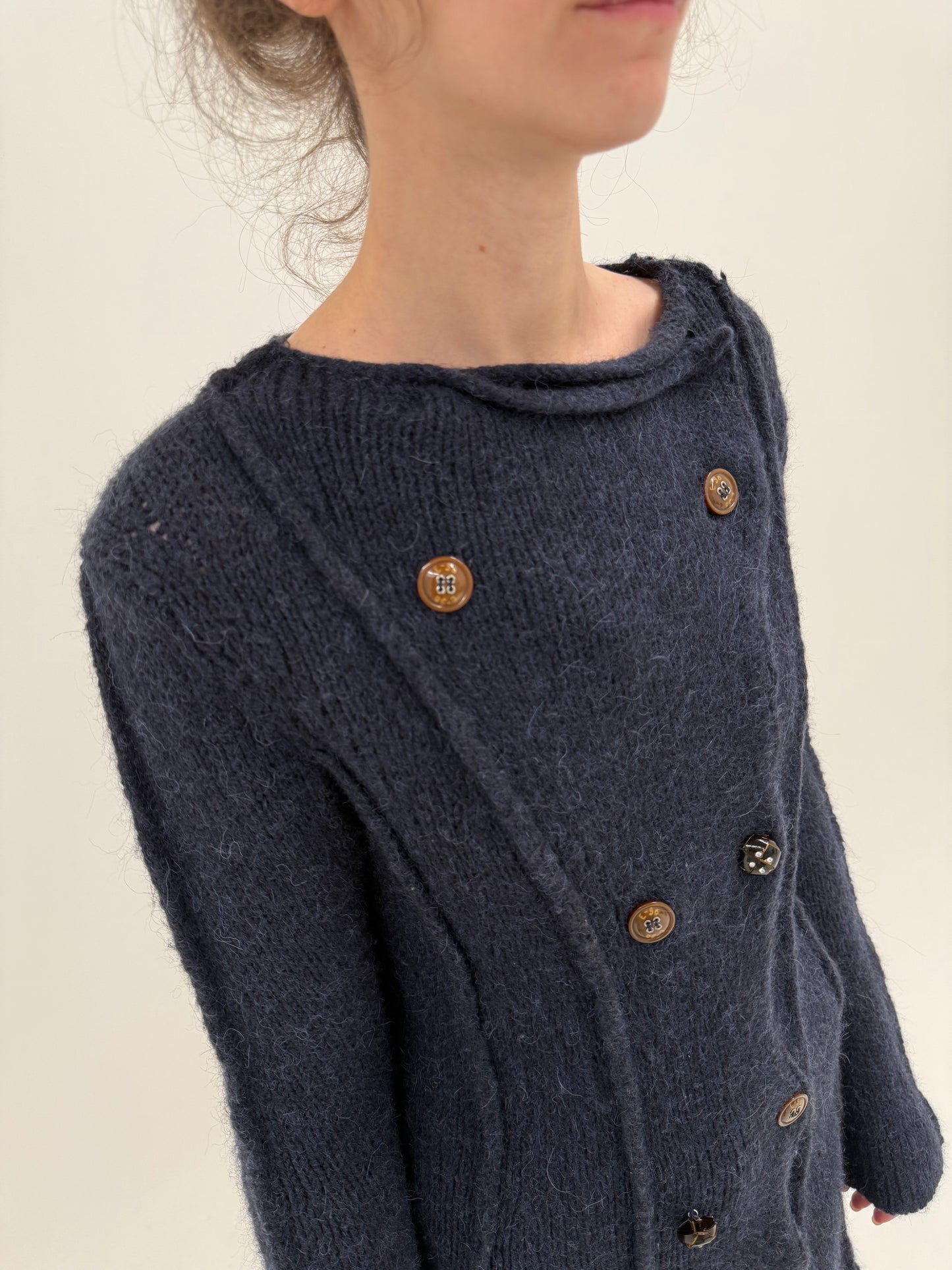 Cardigan lung / rochie cambrata din lana și baby mohair cu închidere dublă