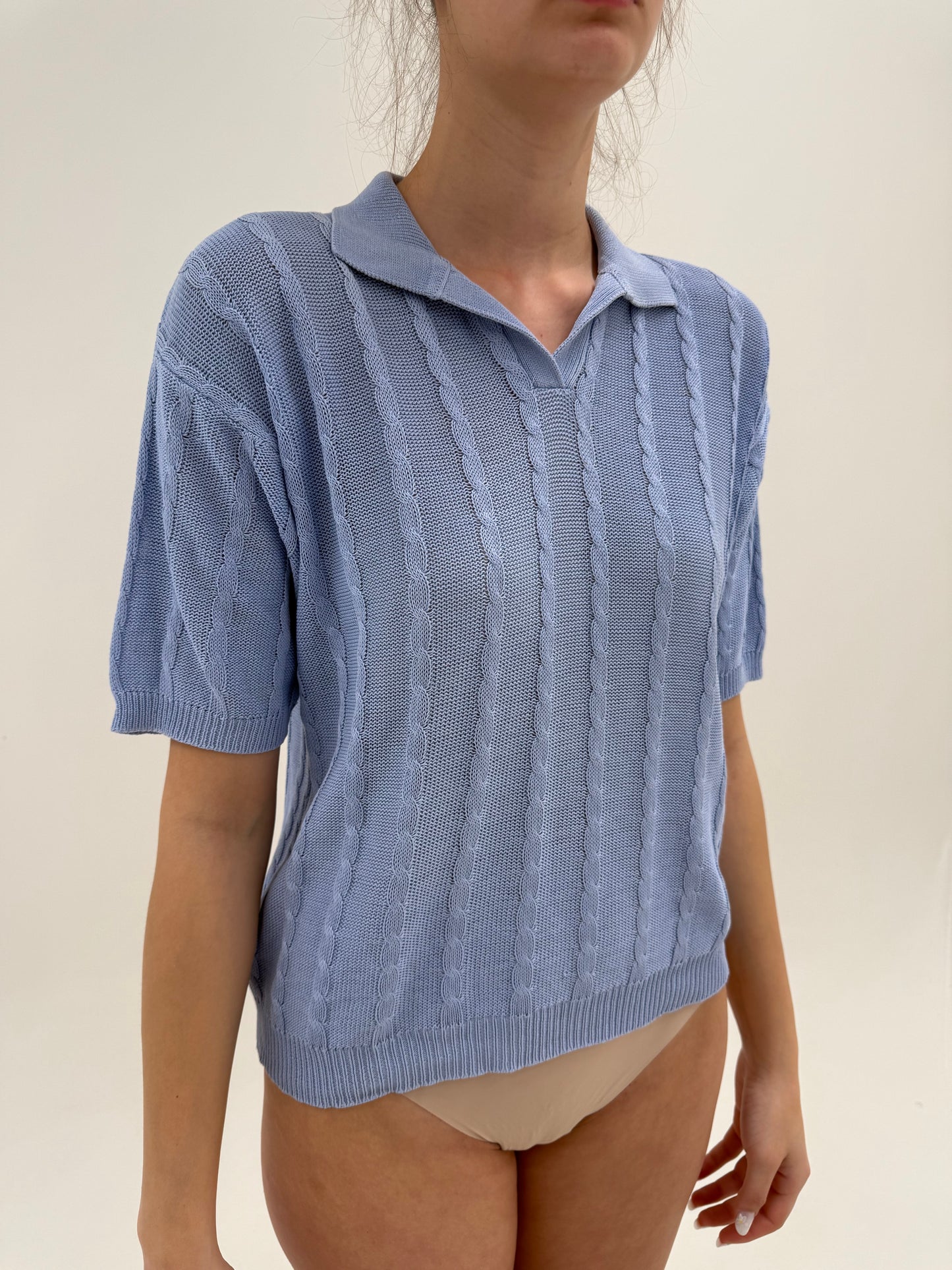 Top baby blue polo din tricot de bumbac premium cu torsade
