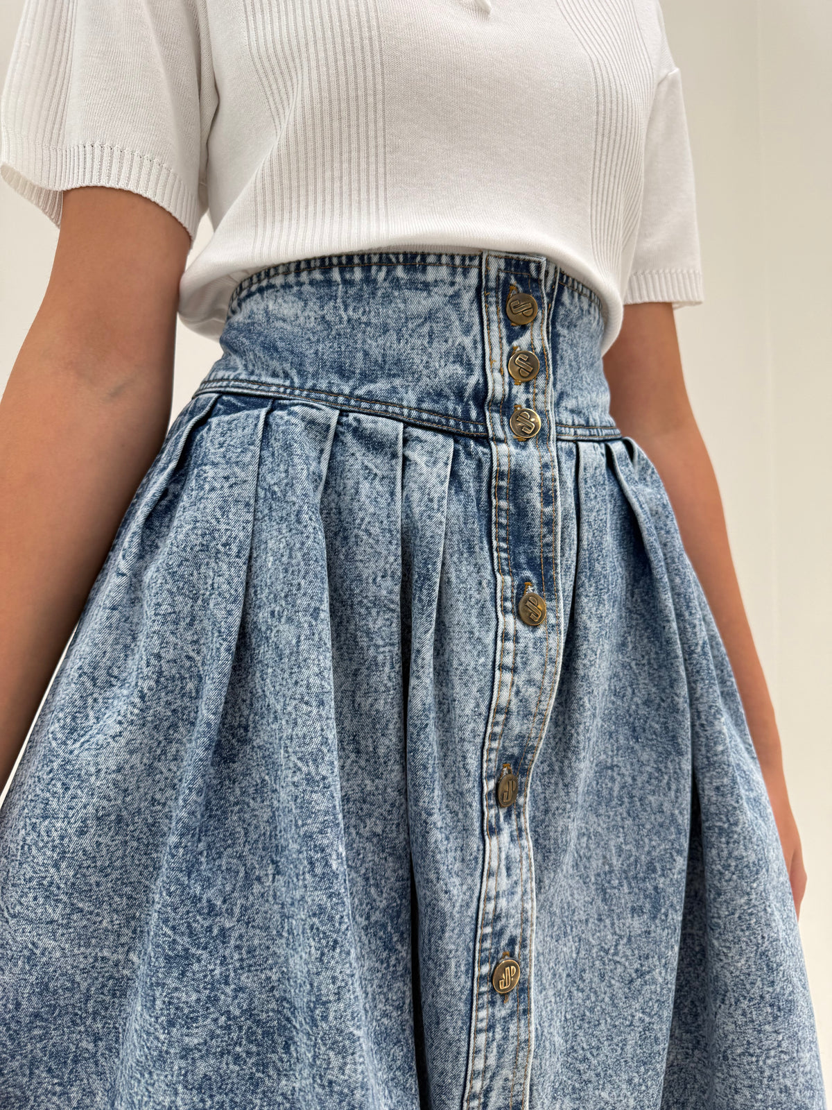Fustă vintage din jeans în croi ultra amplu cu talie ultra marcată stonewash și buzunare