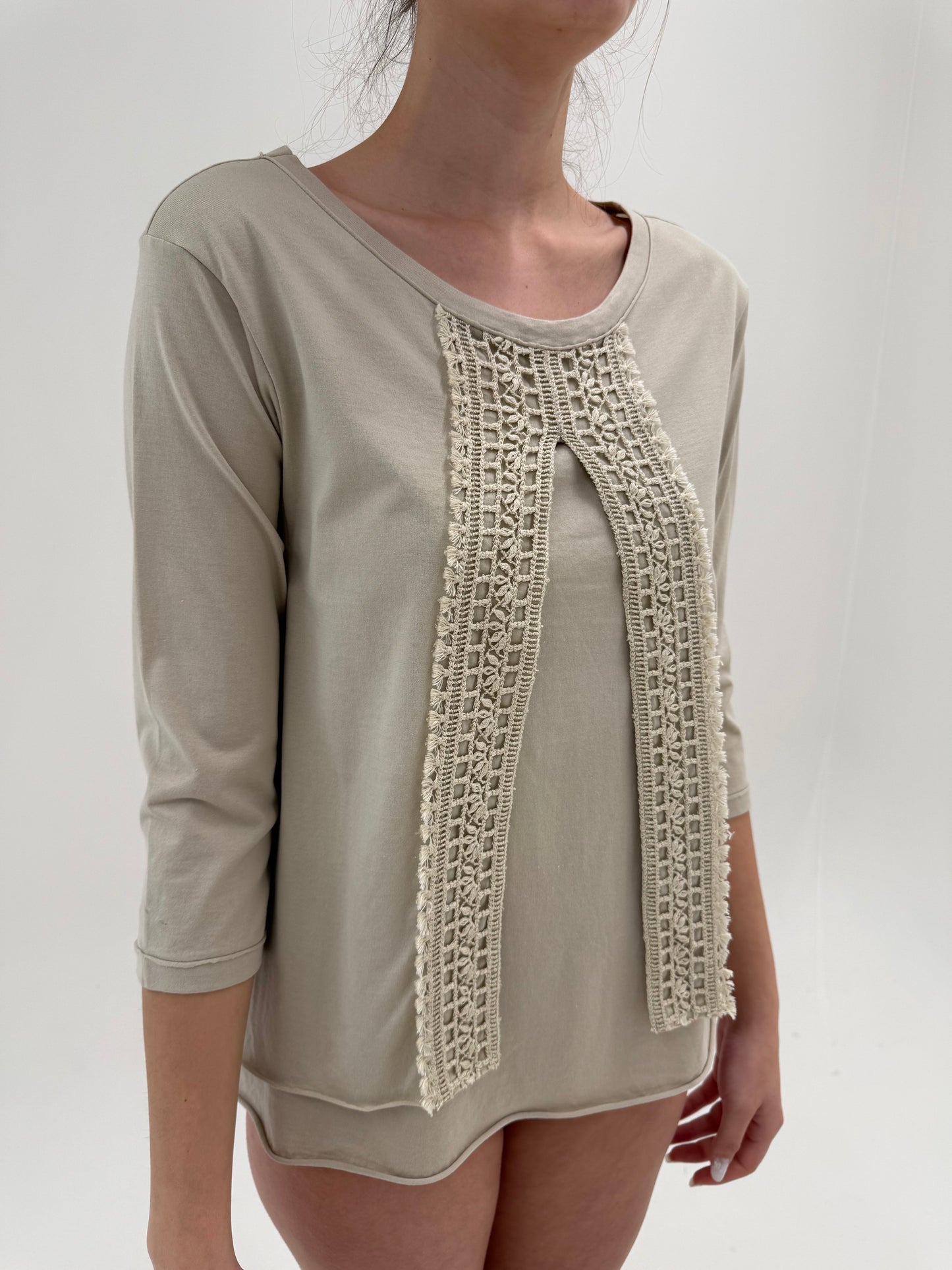 Bluză luxury Herno sand nude cu dantelă macrame