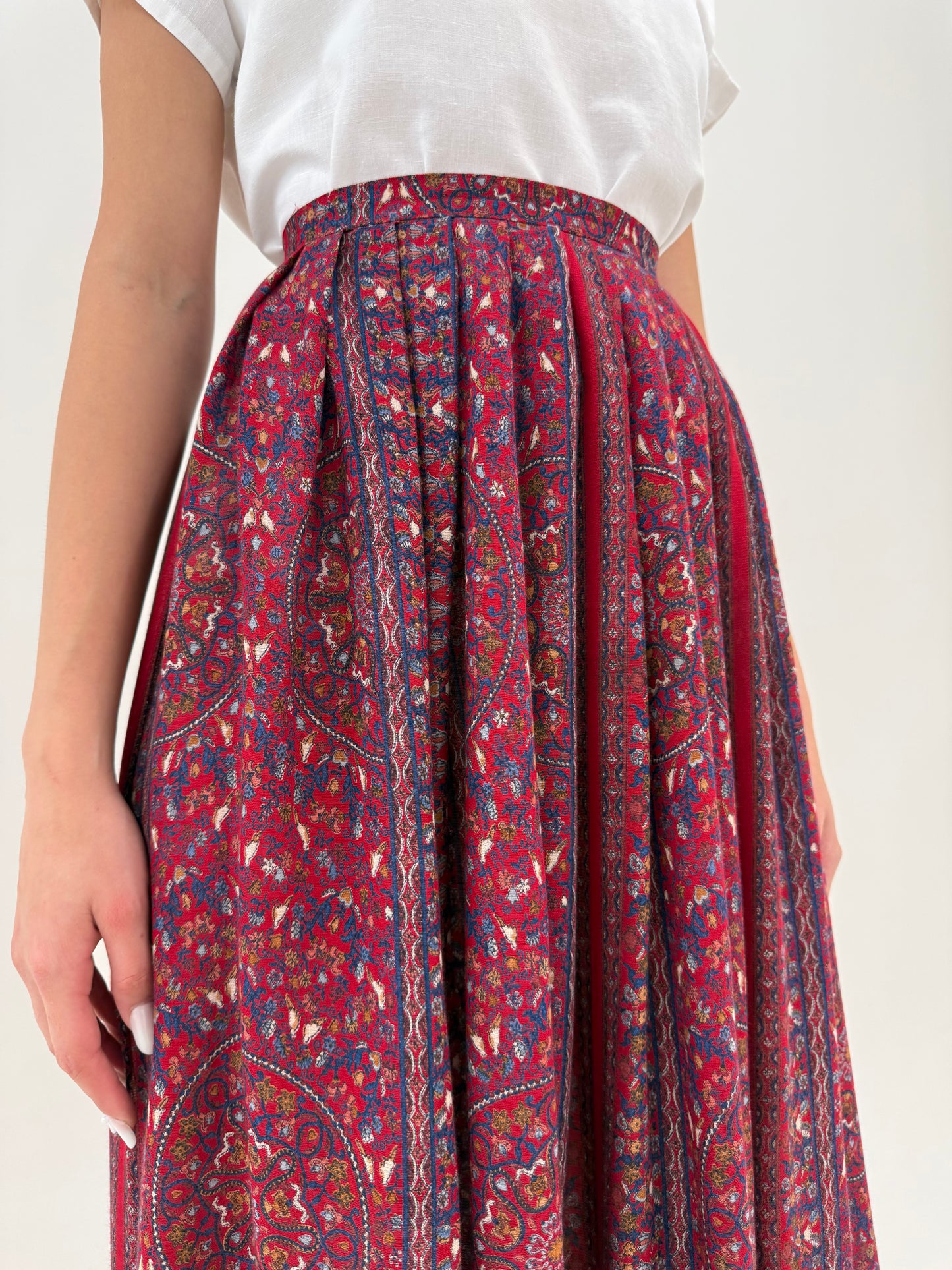 Fustă vintage burgungy cu print și talie ultra înaltă marcată spre maxi