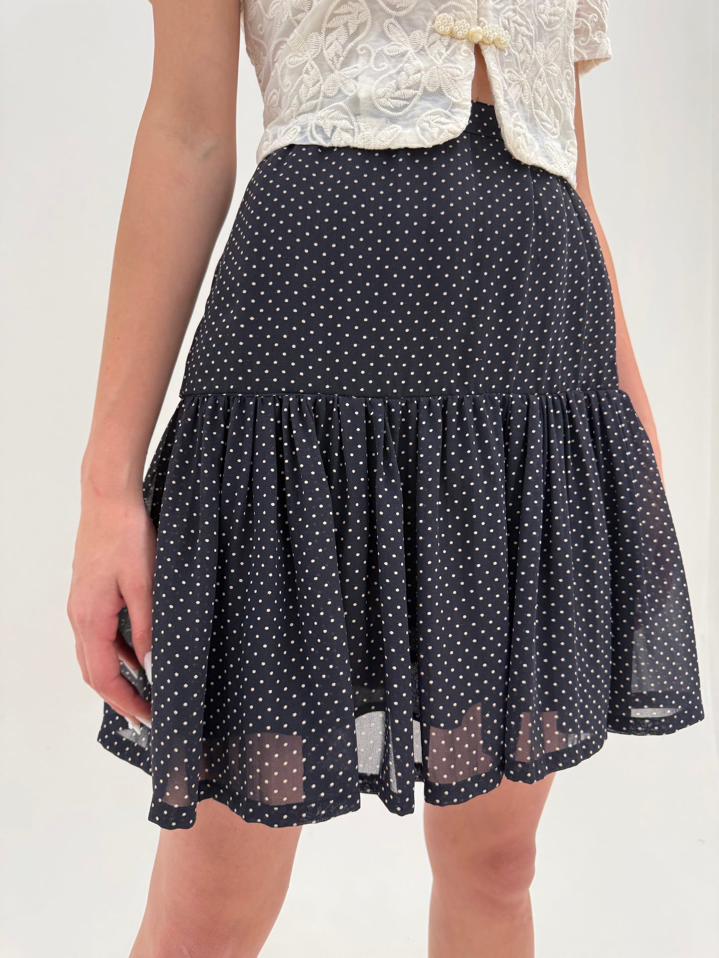 Fustă mini neagră Max Mara vintage cu buline albe din mix de mătase naturală