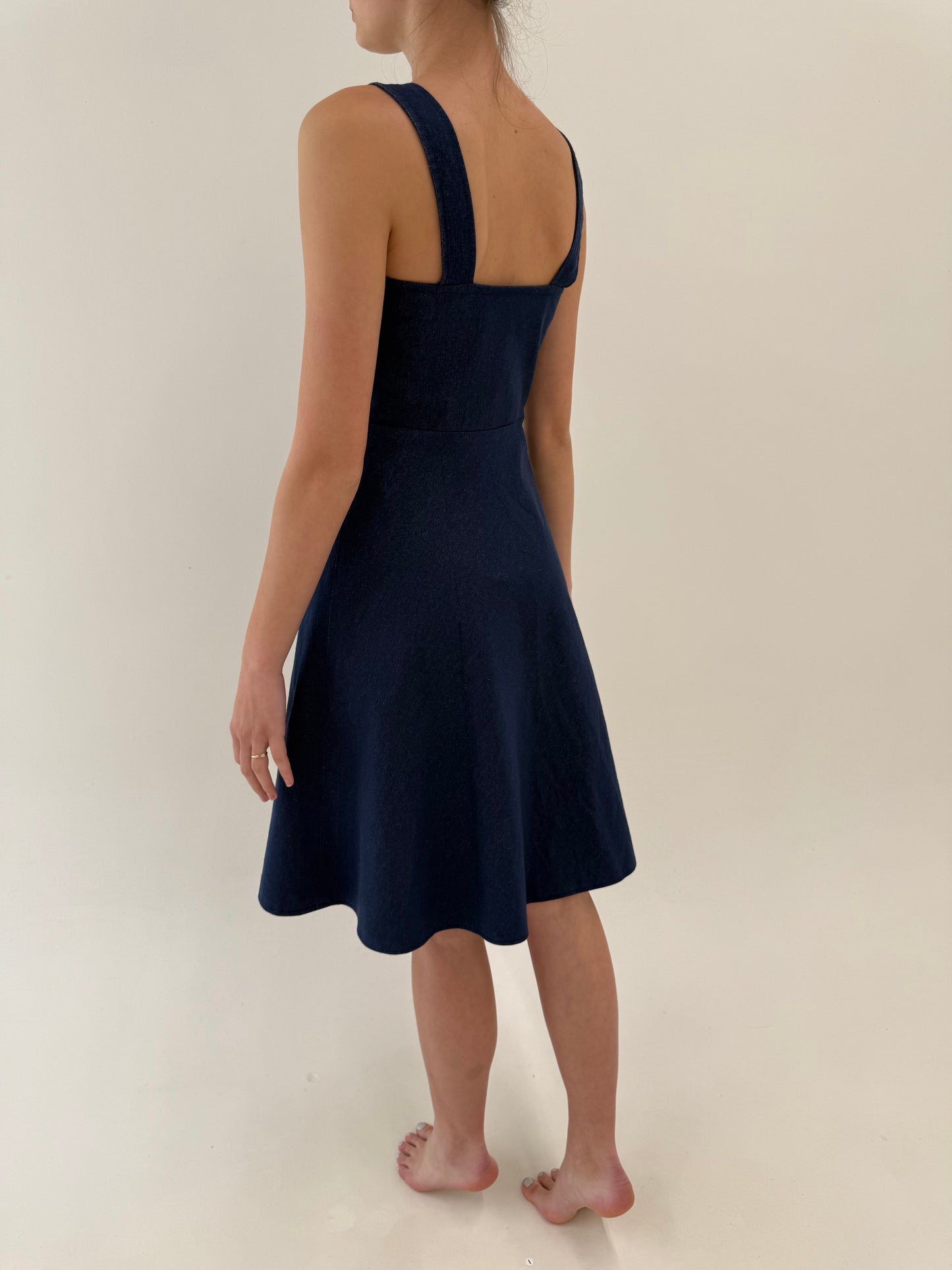 Rochie vintage din jeans cu corsaj și talie marcată în croi A-line