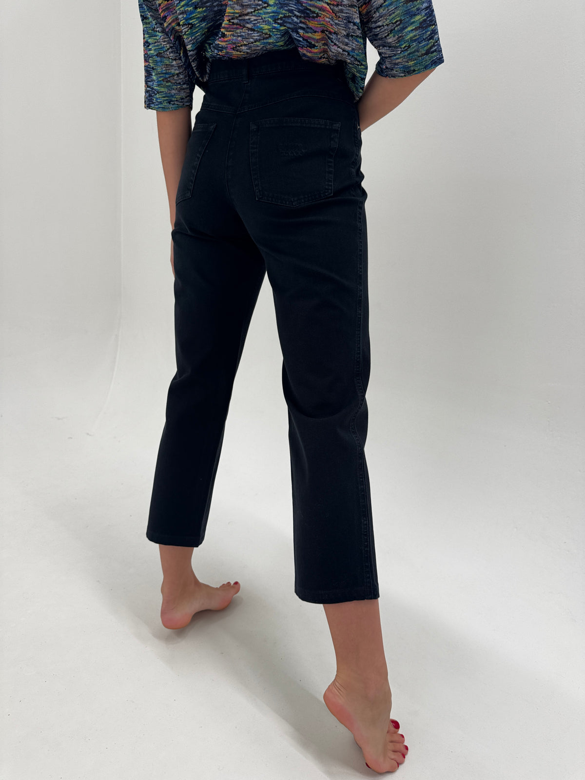 Jeans petite ultra confort modelator negri cu talie înaltă