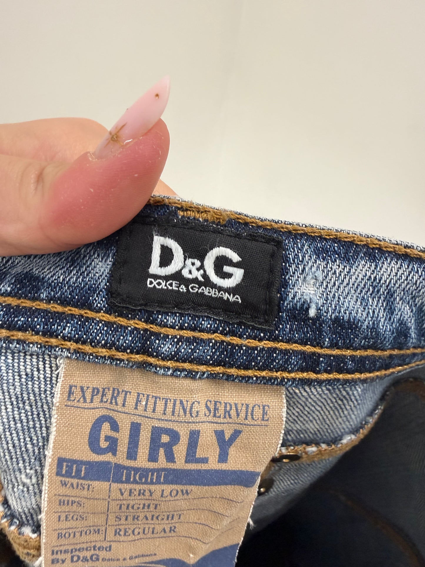 Jeans vintage Dolce&Gabbana în croi super revenit în trend