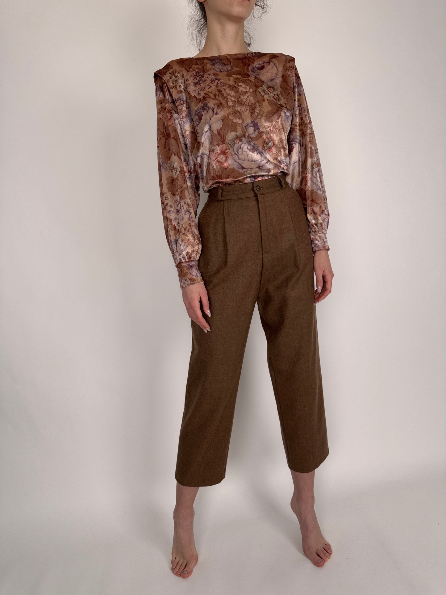 Pantaloni ash brown din stofă plină de lana extrafina cu talie ultra înaltă