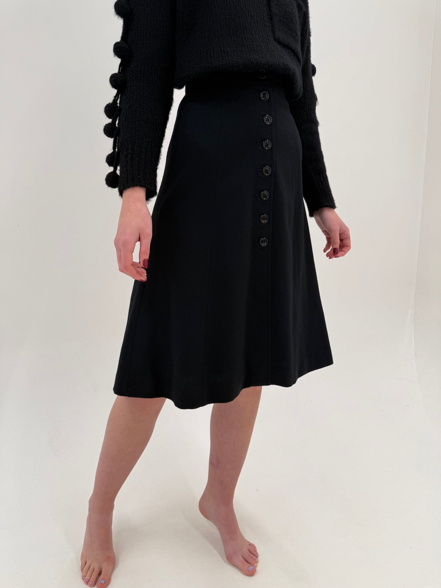 Fustă neagră în croi A-line din lana extrafina cu talie ultra înaltă