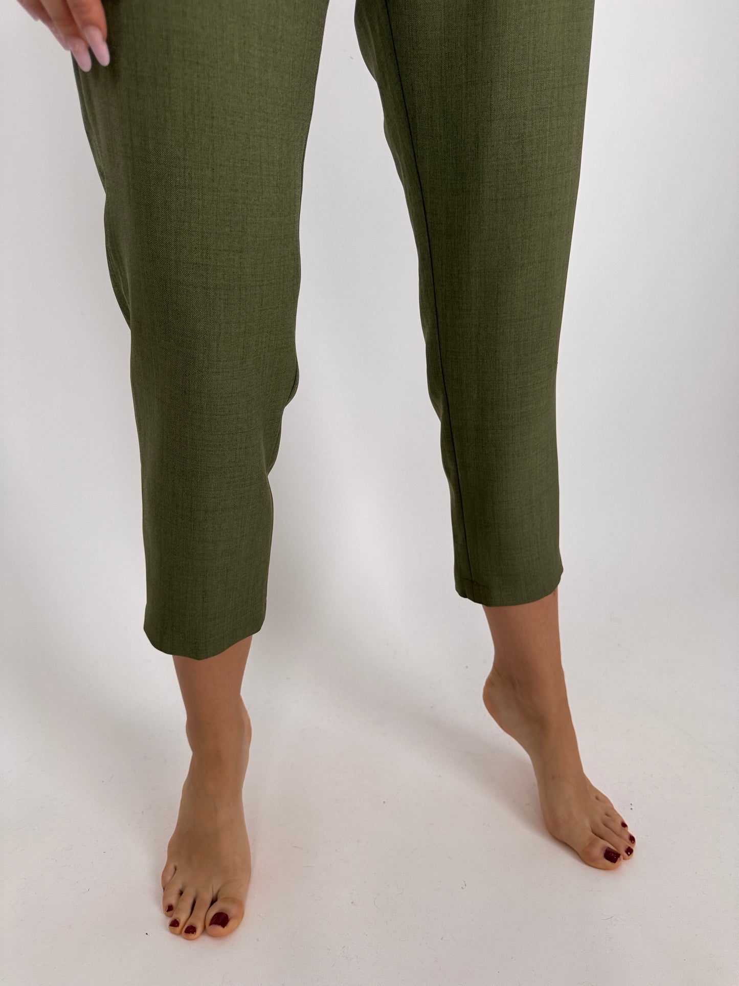 Pantaloni olive green petite cu talie înaltă marcată și pense din lana