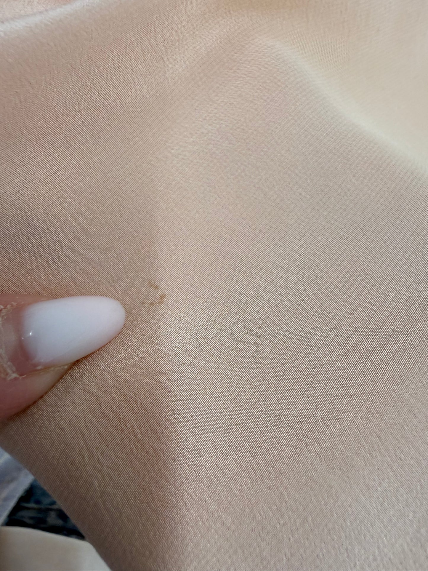 Top în croi lejer minimalist din mătase naturală în culoare pudrată