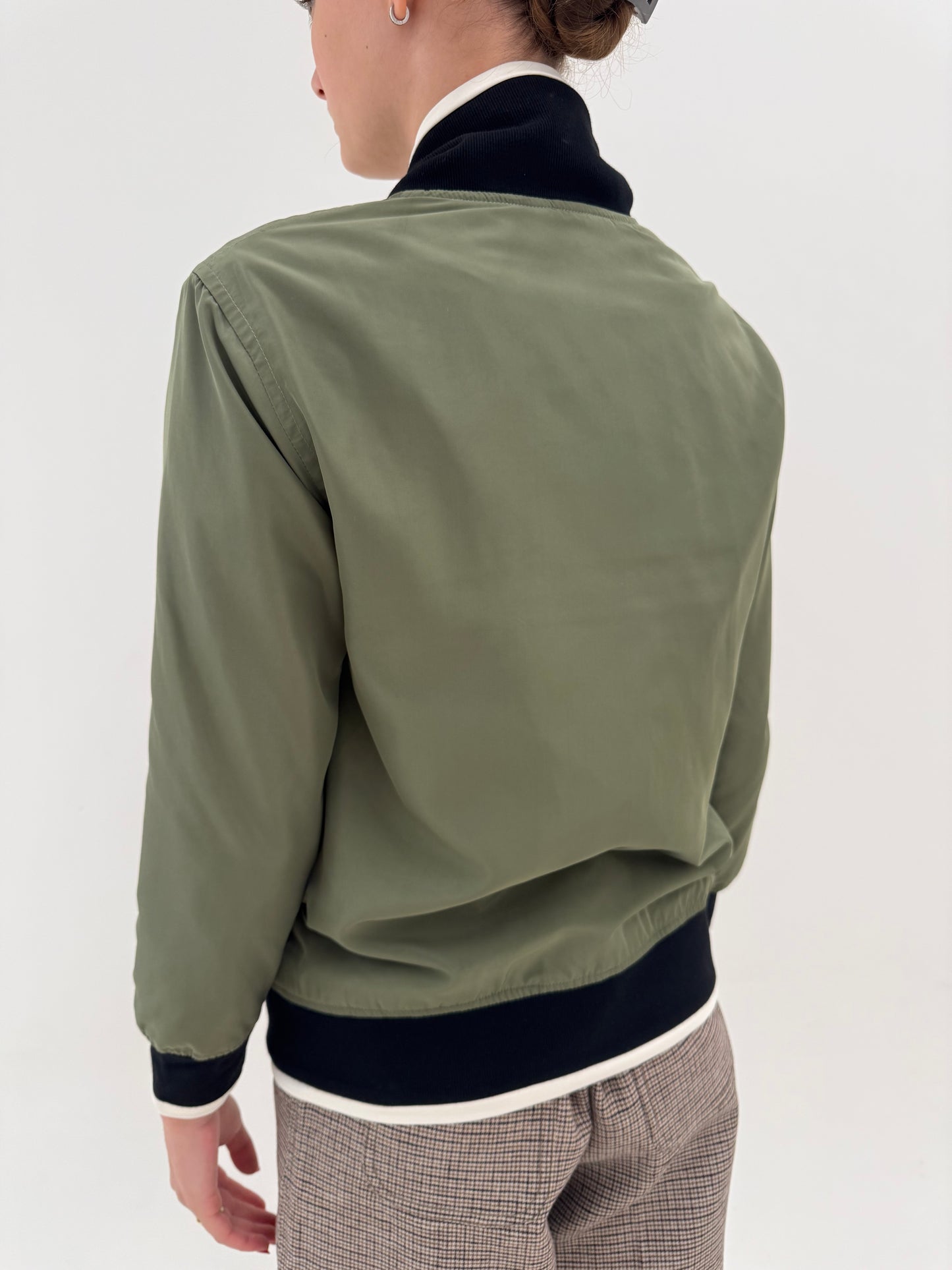 Bomber Max Mara light kaki cu feronerie aurie impermeabil