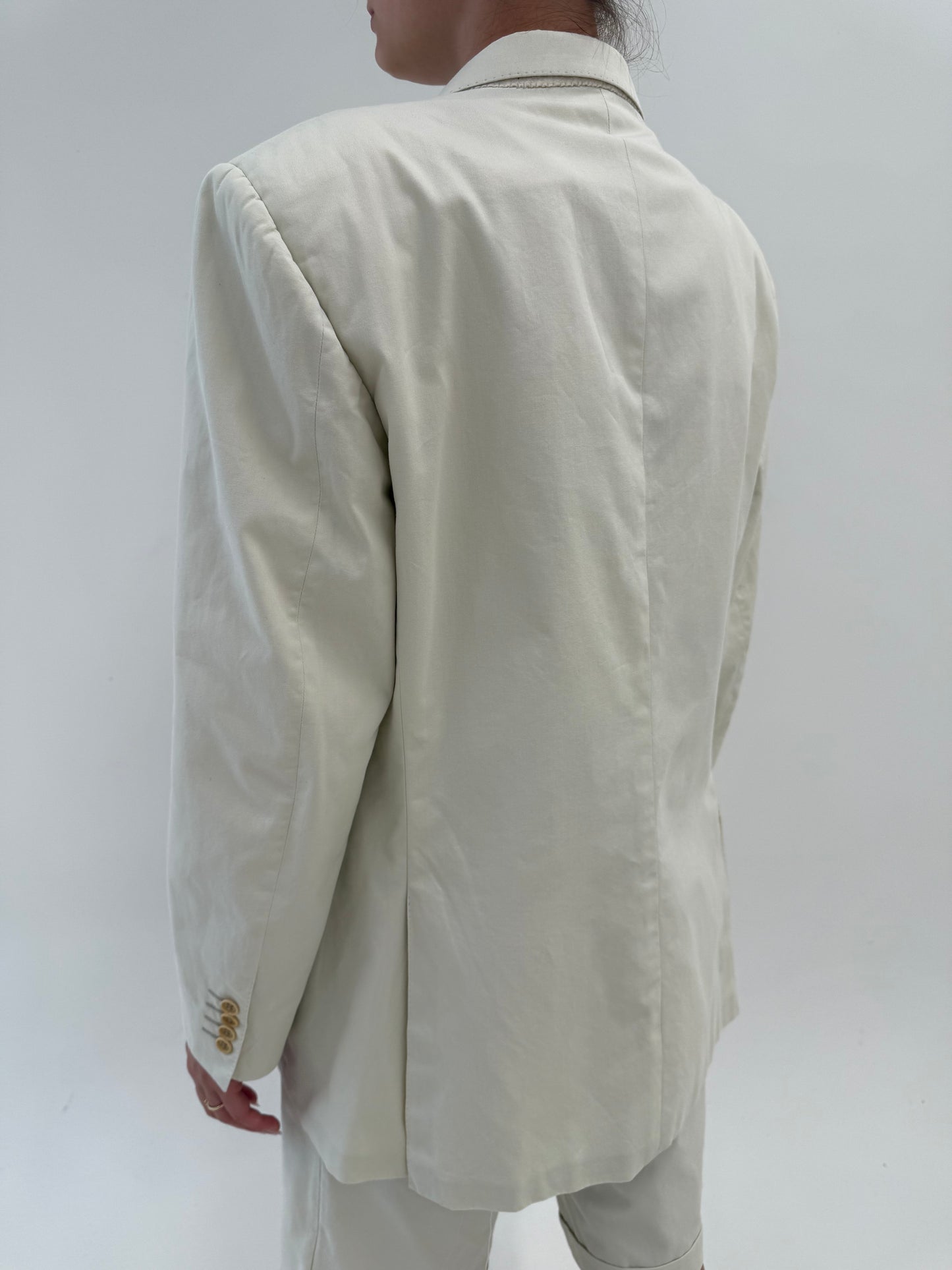 Costum luxury Canali în croi super actual off white din bumbac