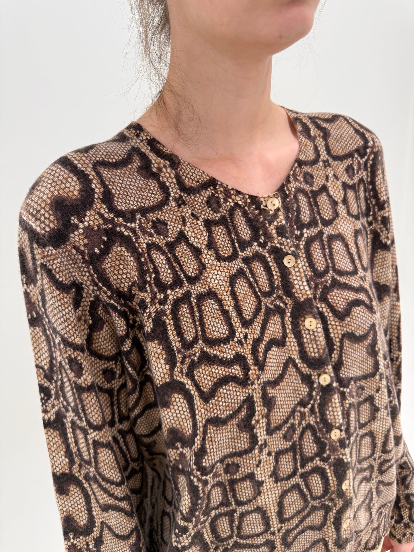 Cardigan camel din cașmir subțire animal print stilizat