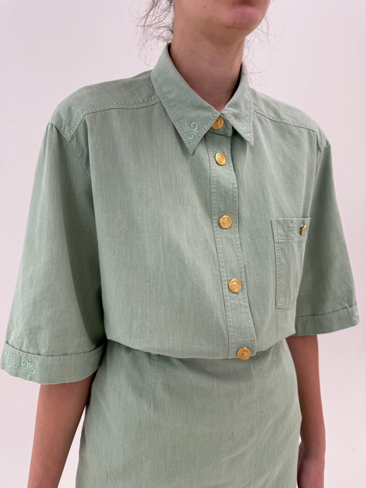 Deux piece de brand luxury Delmod light green cu nasturi metalici aurii
