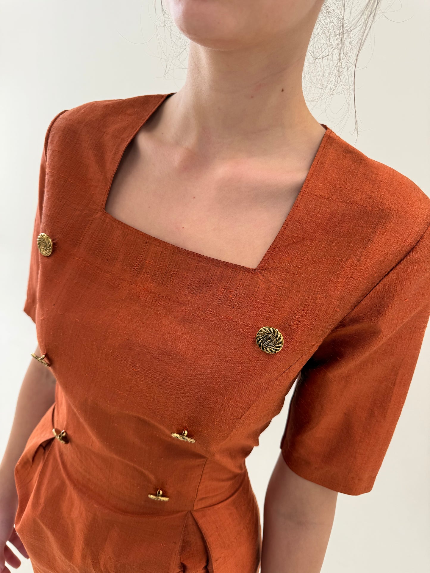 Rochie vintage din mătase naturală dupioni rust orange cu talie ultra marcată