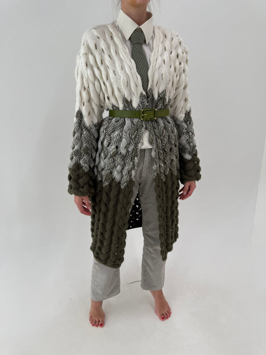 Mantou spectaculos din tricot texturat de lana cu efect degrade