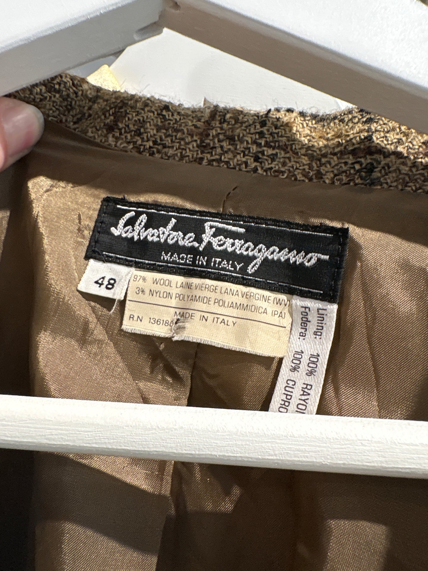 Deux piece uktra luxury Ferragamo din boucle de lana excepțional