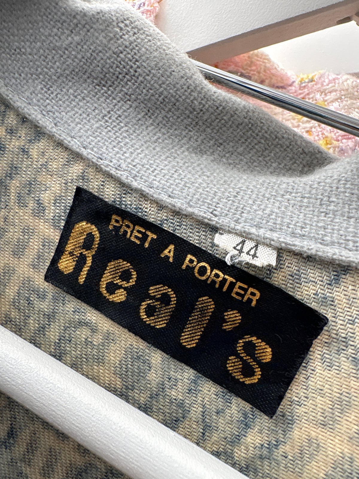 Rochie vintage camel cu centura cu aplicații metalice în stil Gucci și print baby blue