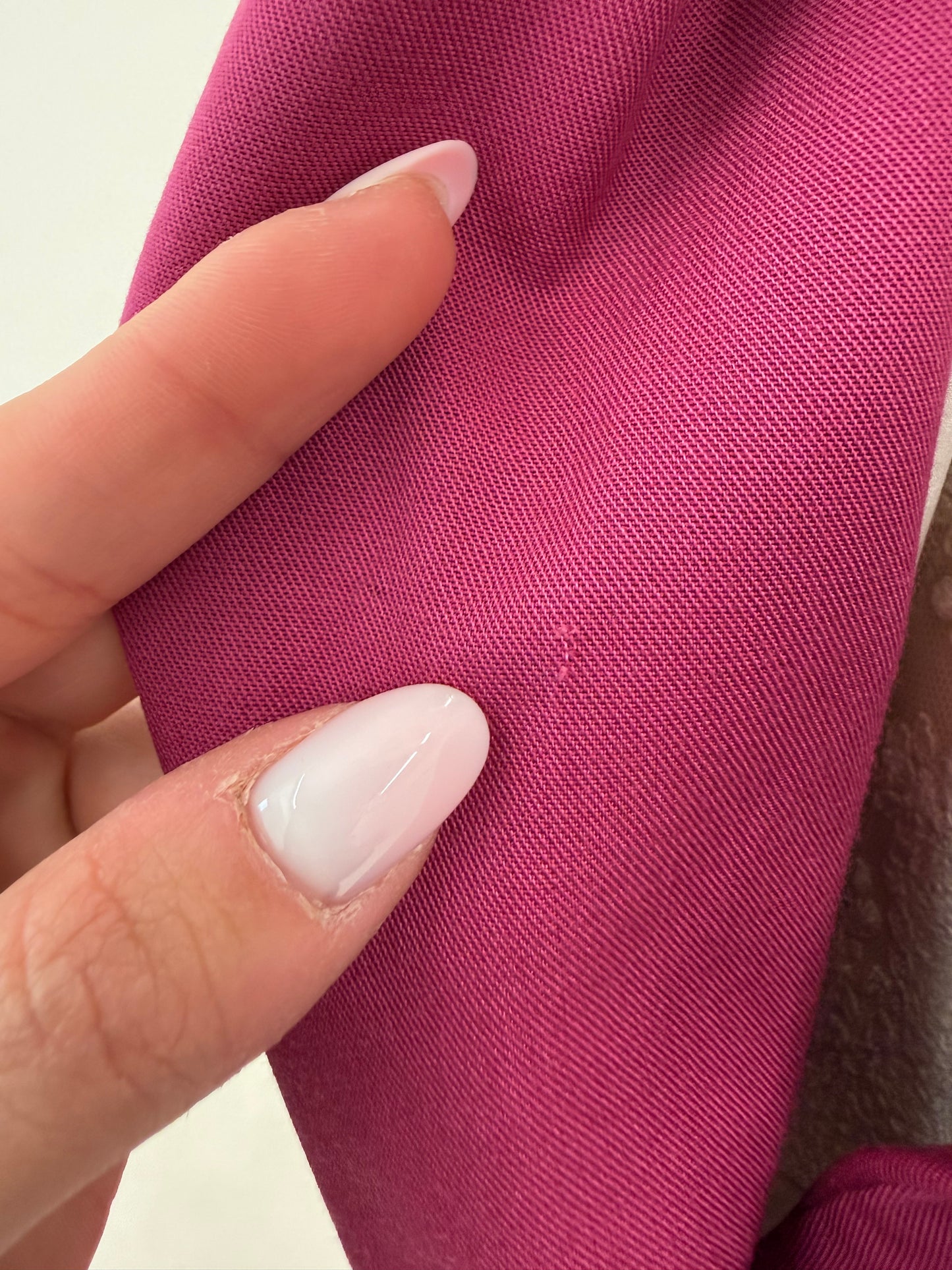 Deux piece dark fucsia de vară cu sacou ușor cambrat și pantaloni cu pense