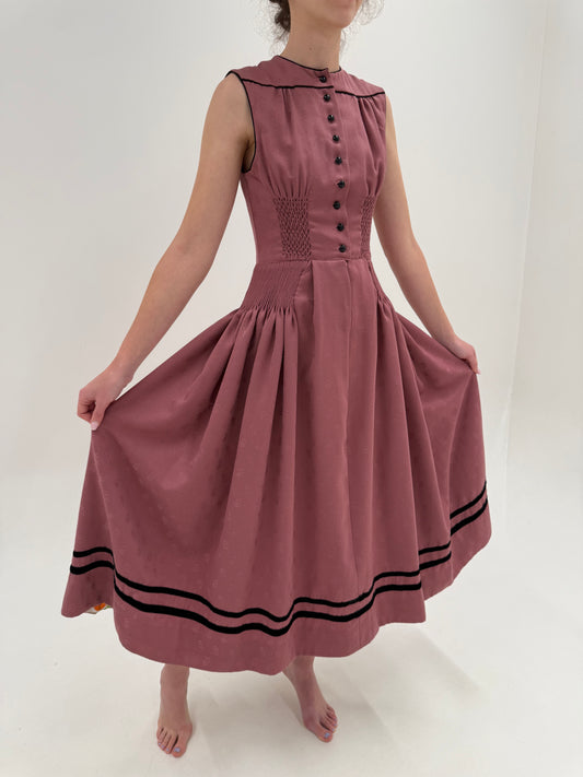 Rochie vintage maxi roz pudrat din lana extrafina cu lucrătură manuală