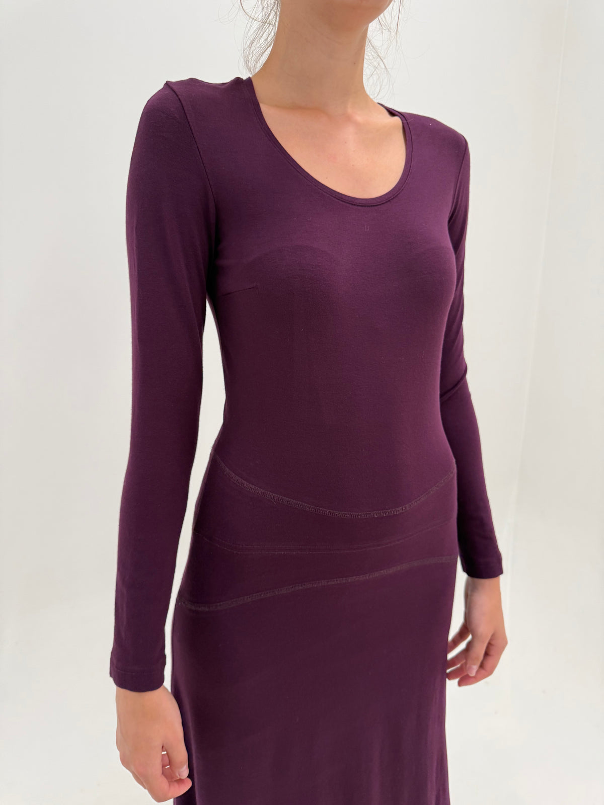Rochie maxi plum din tricot fin în croi minimalist