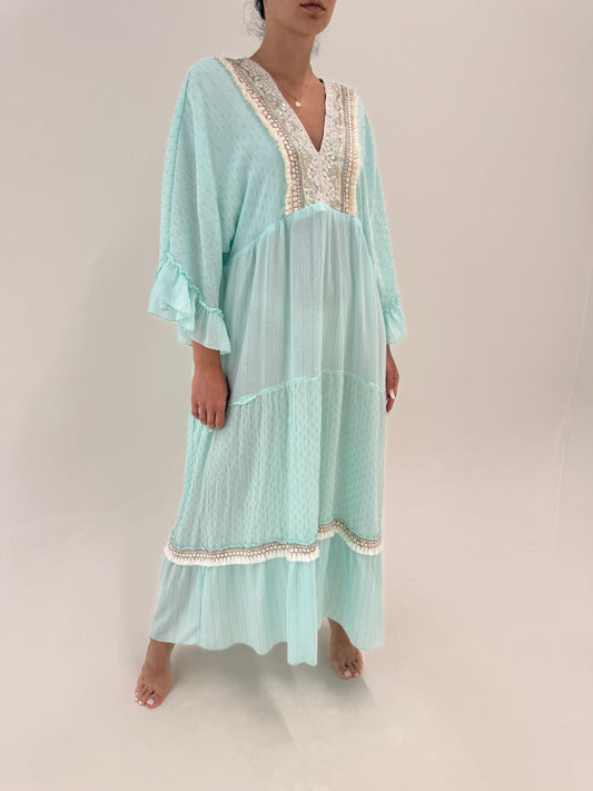 Kaftan boho super vaporos din creppe cu inserții fine aurii și aplicații manuale