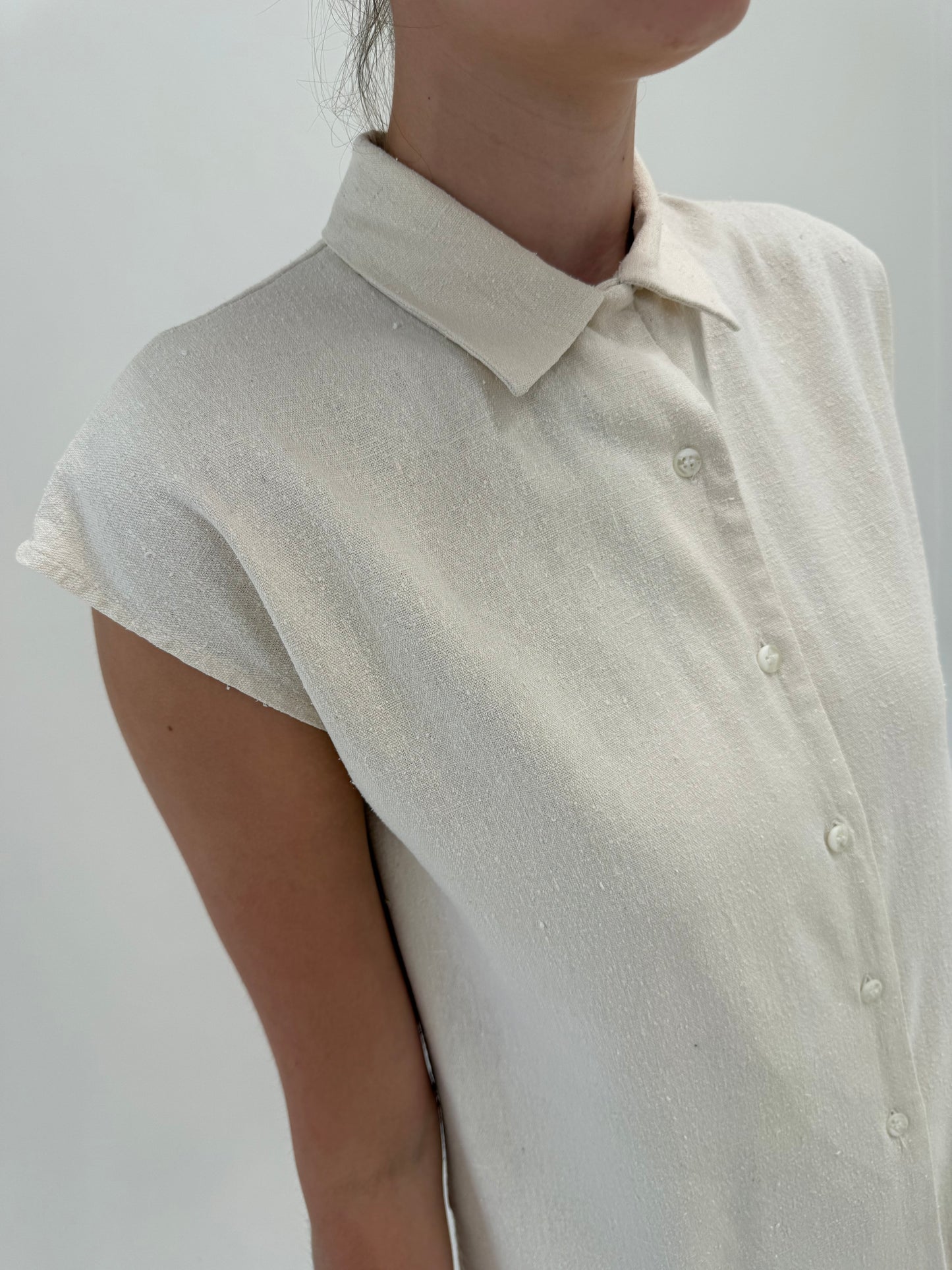 Cămașa vintage din mătase naturală raw în croi oversized minimalist