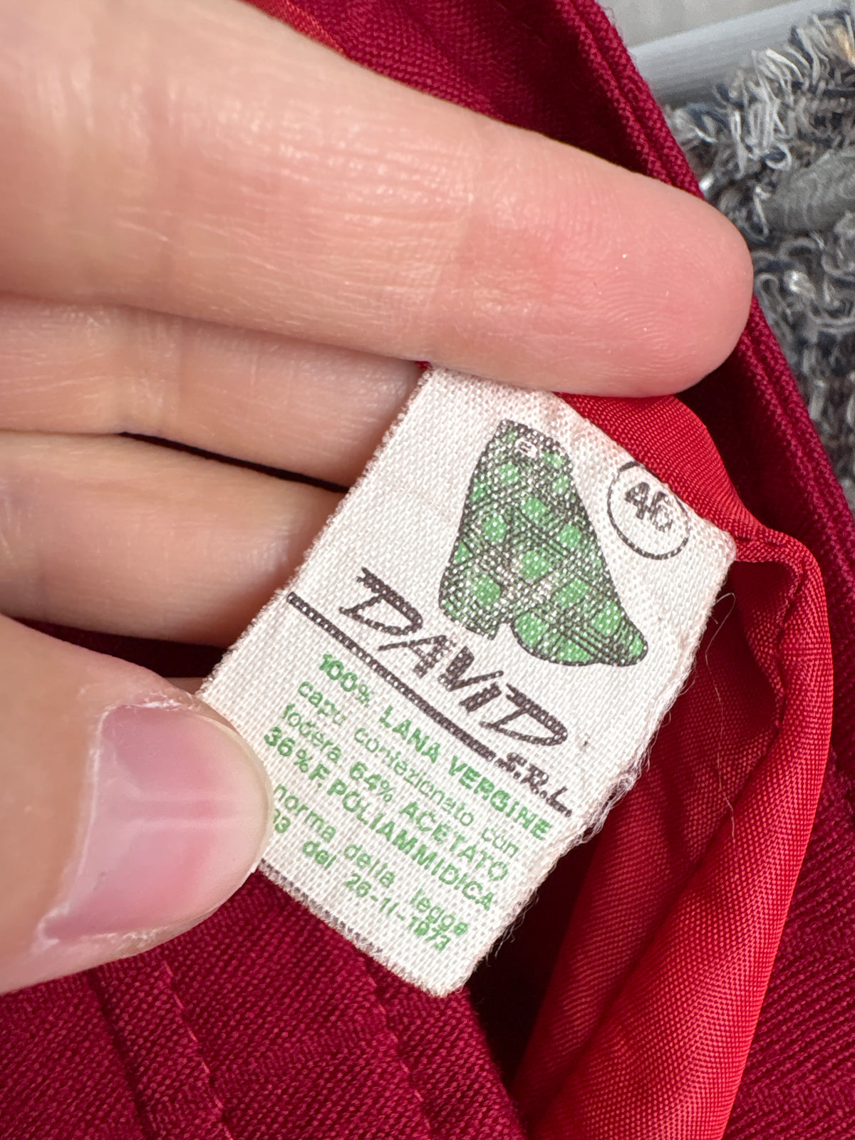 Fustă din lana extrafina raspberry red superb cu talie medie și croi clasic