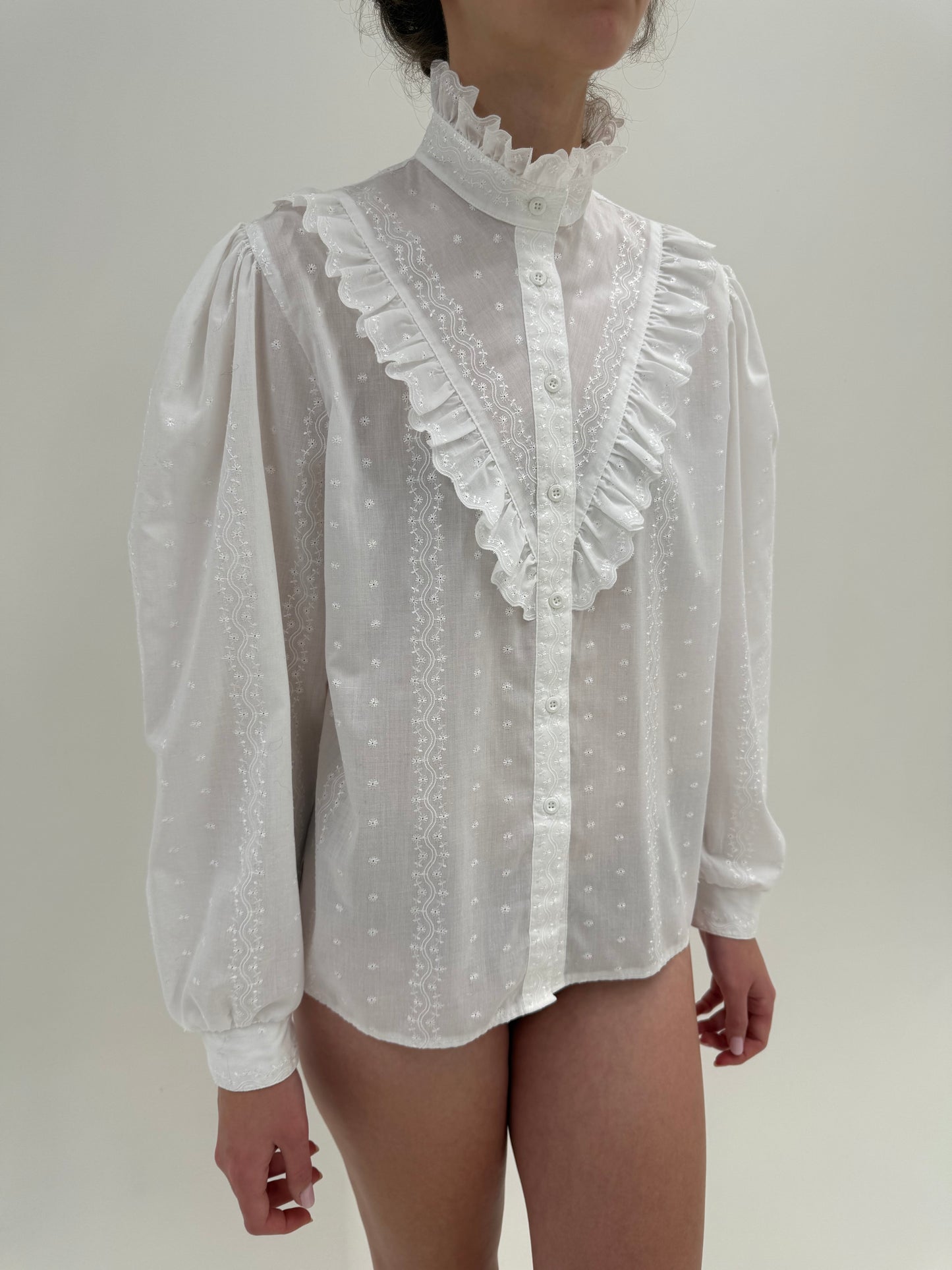 Cămașa vintage bijuterie integral brodată din bumbac moale