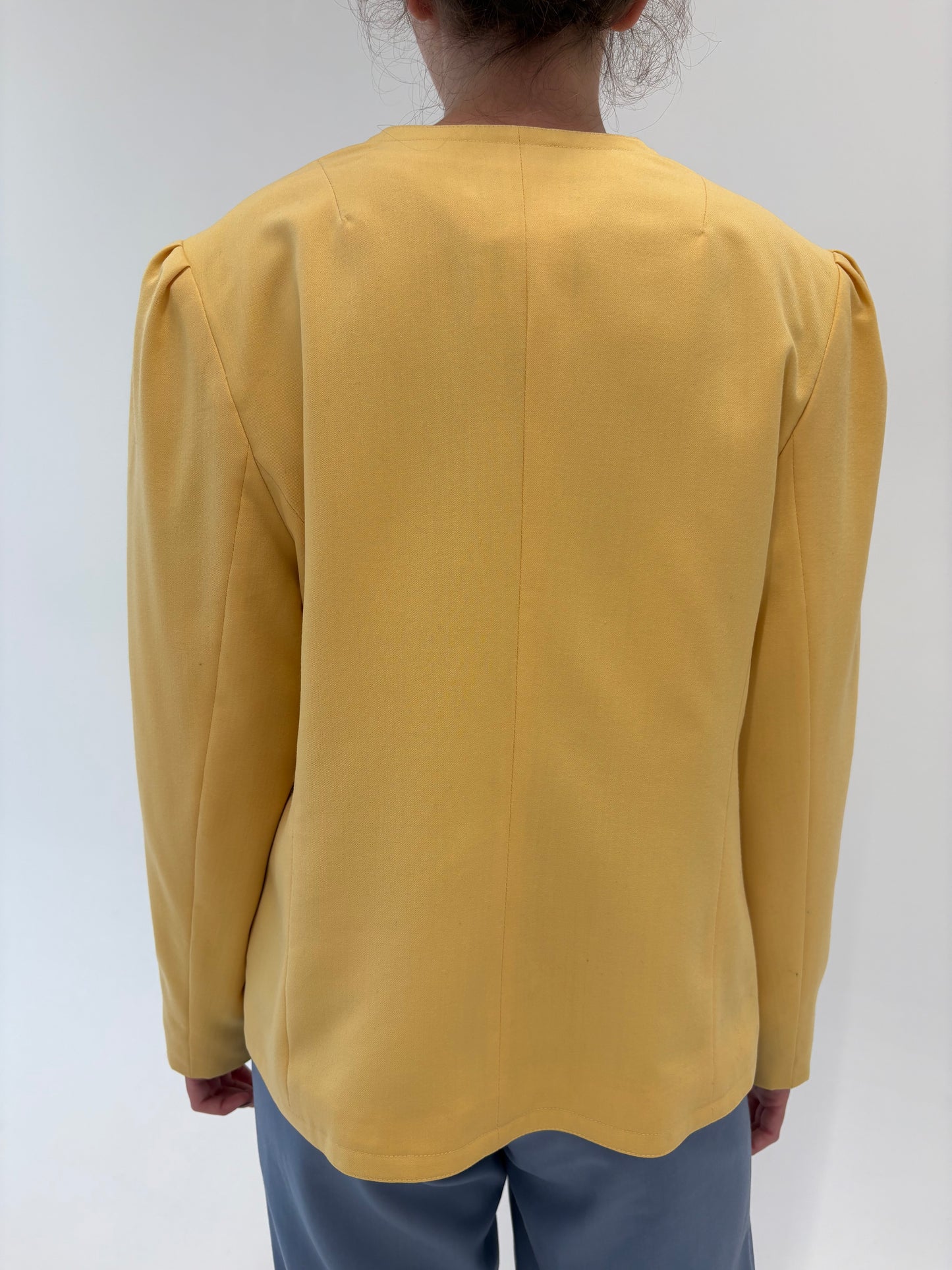 Sacou în stil Chanel butter yellow din lana certificată extrafina