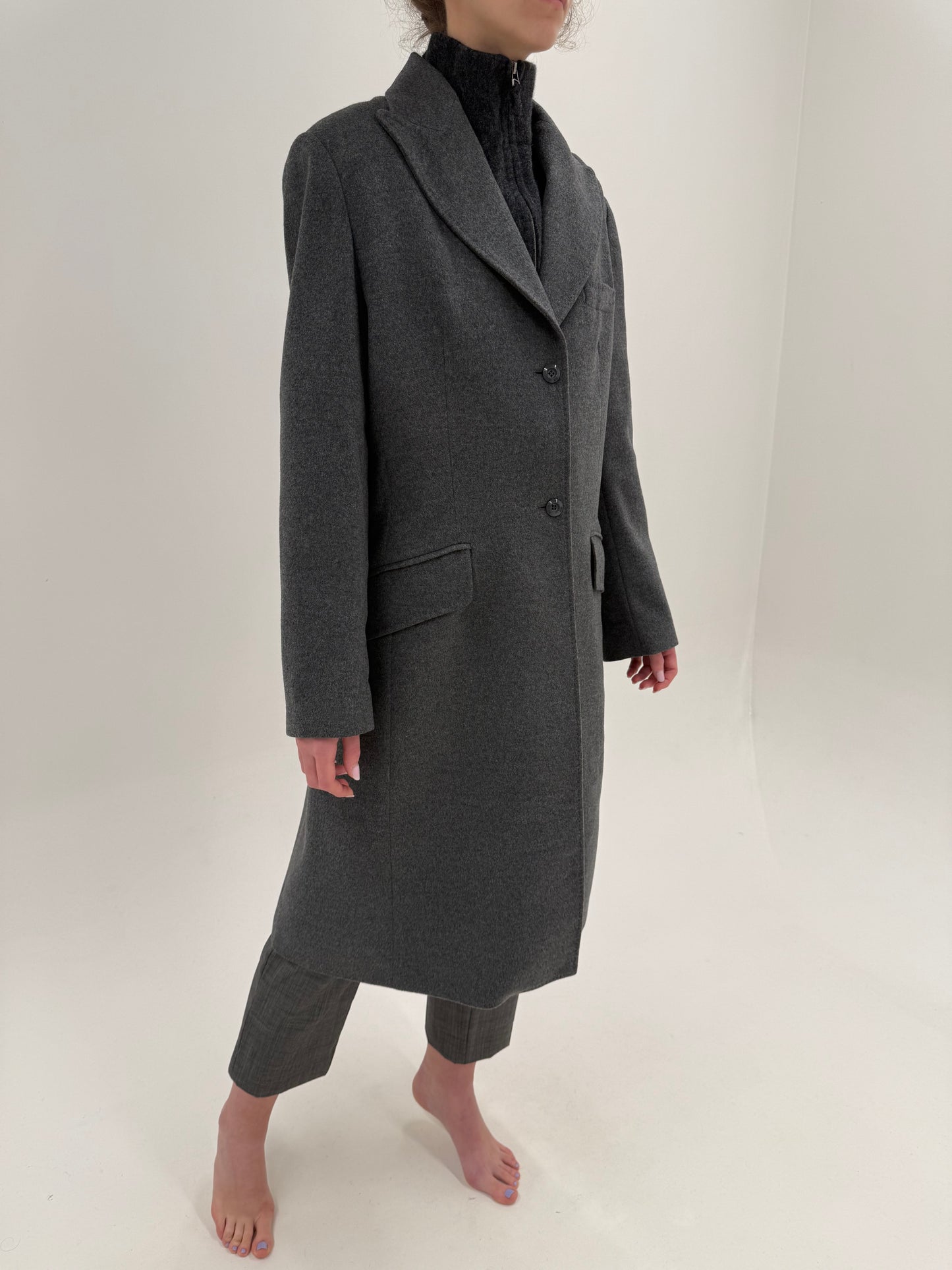 Palton stone gray din lana extrafina cu cașmir structurată în croi lung clasic