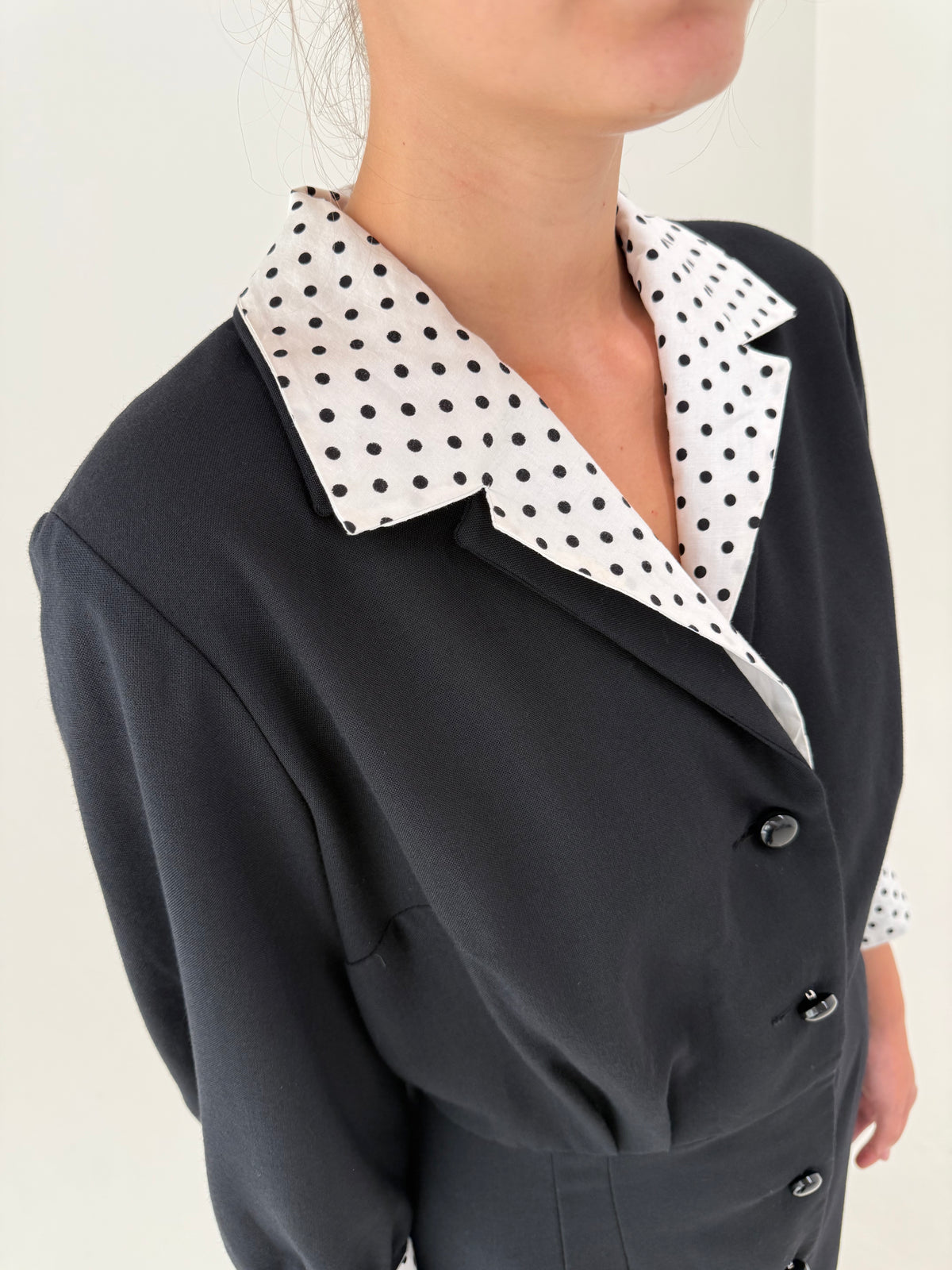 LBD vintage din lanita extrafina cu talie marcată și buline